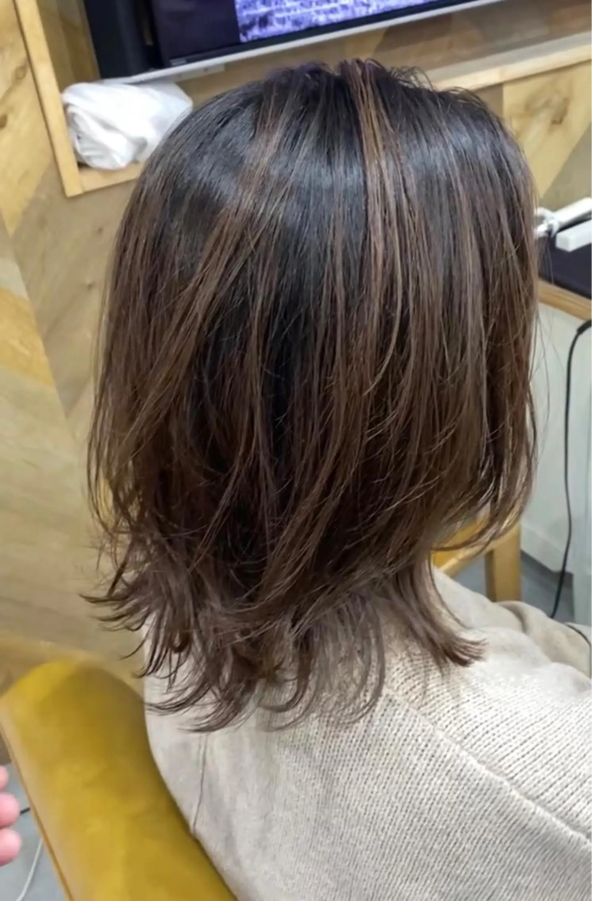 ミディアム カラー バレイヤージュ ブリーチ ブリーチなしカラー レイヤーカット カット ヘアカラー SHIAN立川　及川 17時〜限定のヘアスタイル