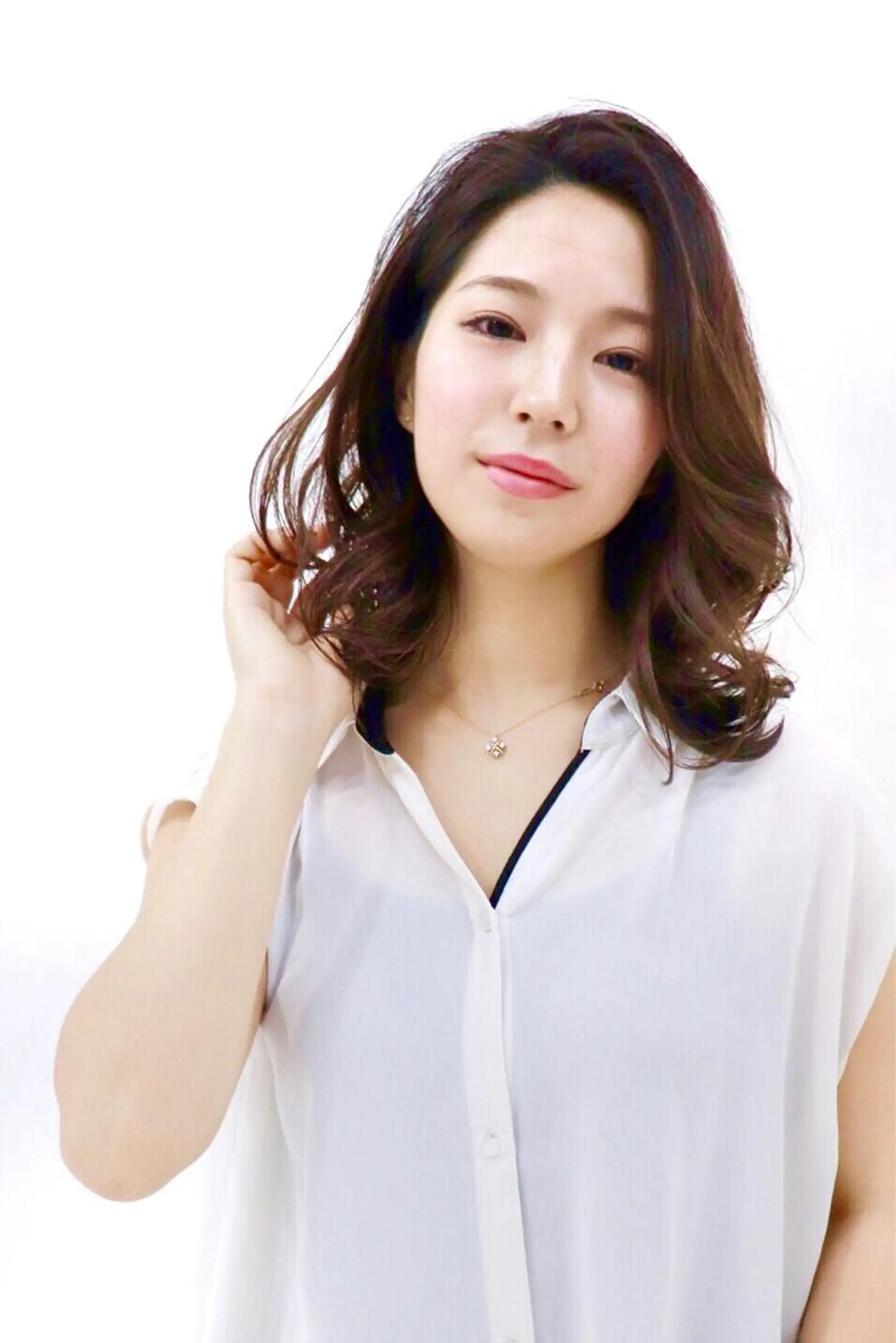 ミディアム カラー パーマ ヘアアレンジ ミディアムパーマ グラデーションカラー ニュアンスパーマ パパで店長な戸田 健治【ショートヘア】のヘアスタイル