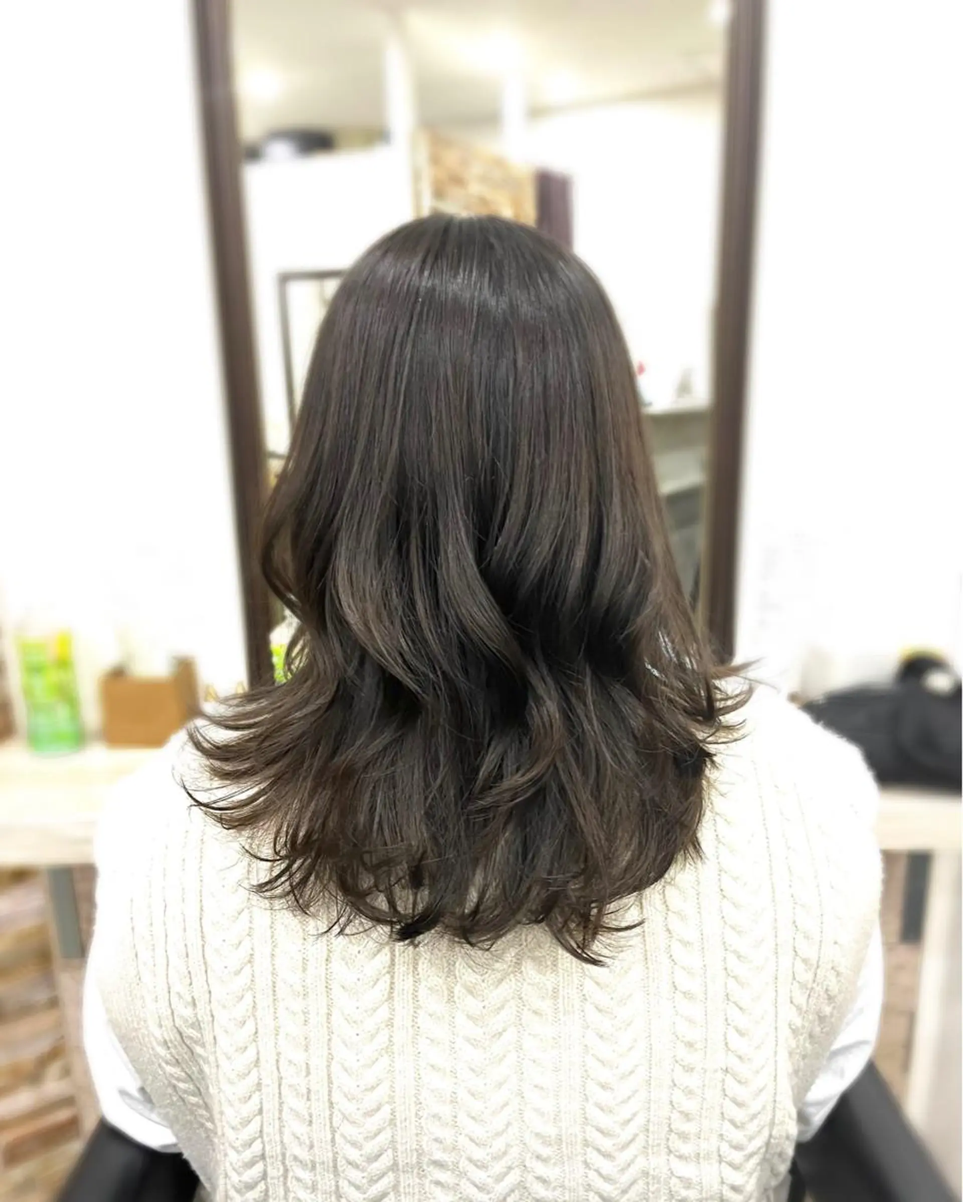 セミロング カラー 薮内 香保里のヘアスタイル