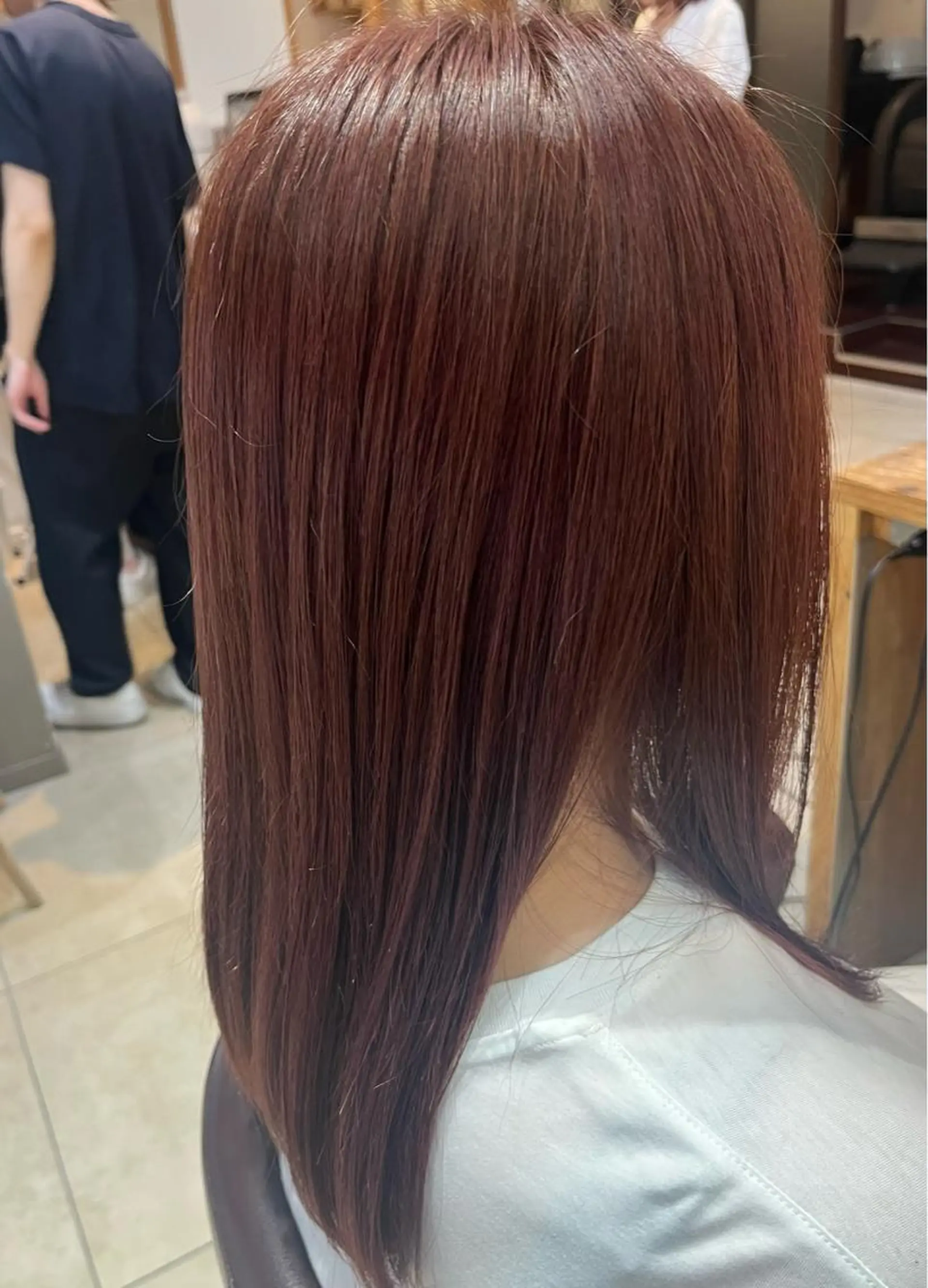 カラー 安達 葵のヘアスタイル