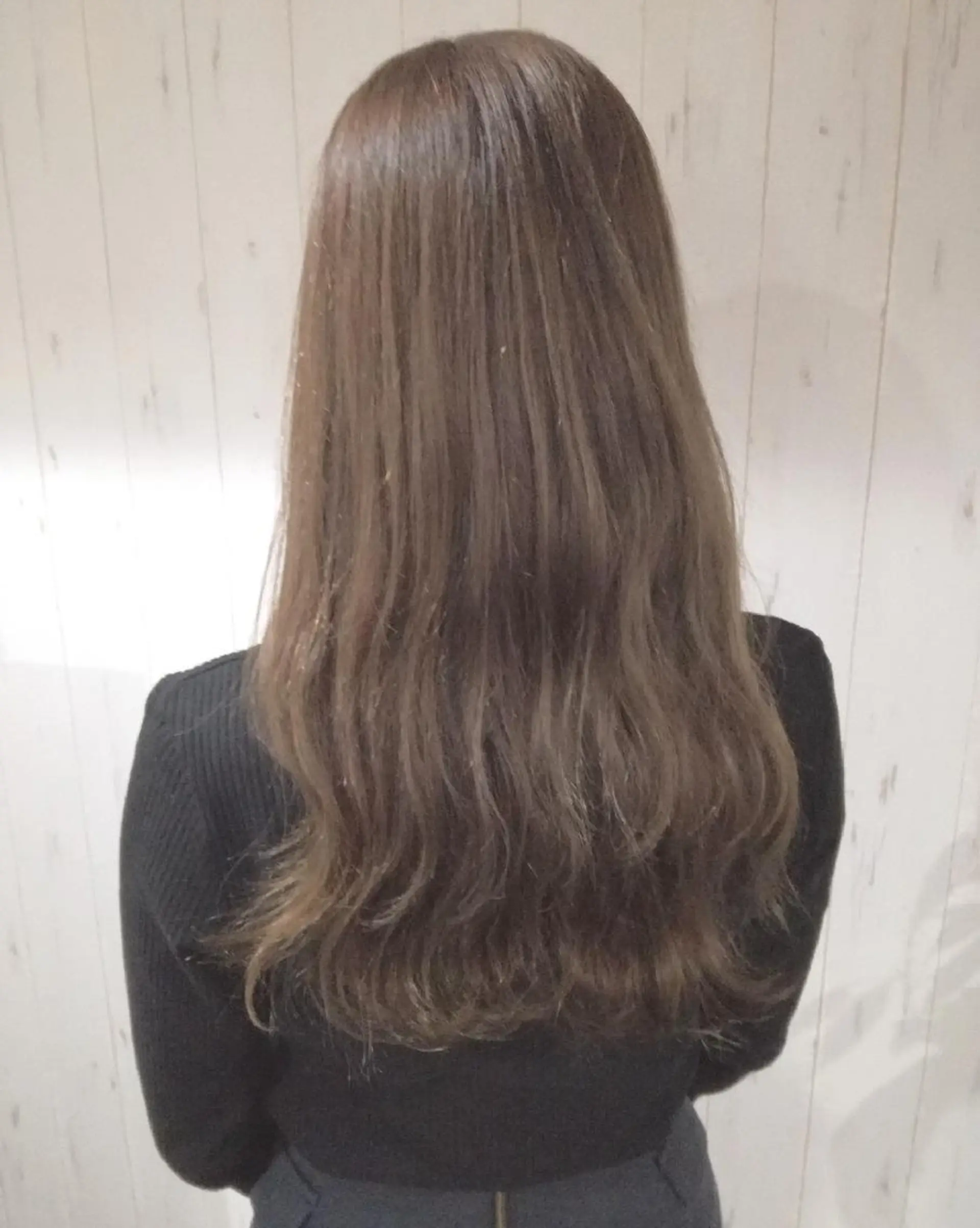 ロング カラー ベージュカラー 西川 敏夫のヘアスタイル