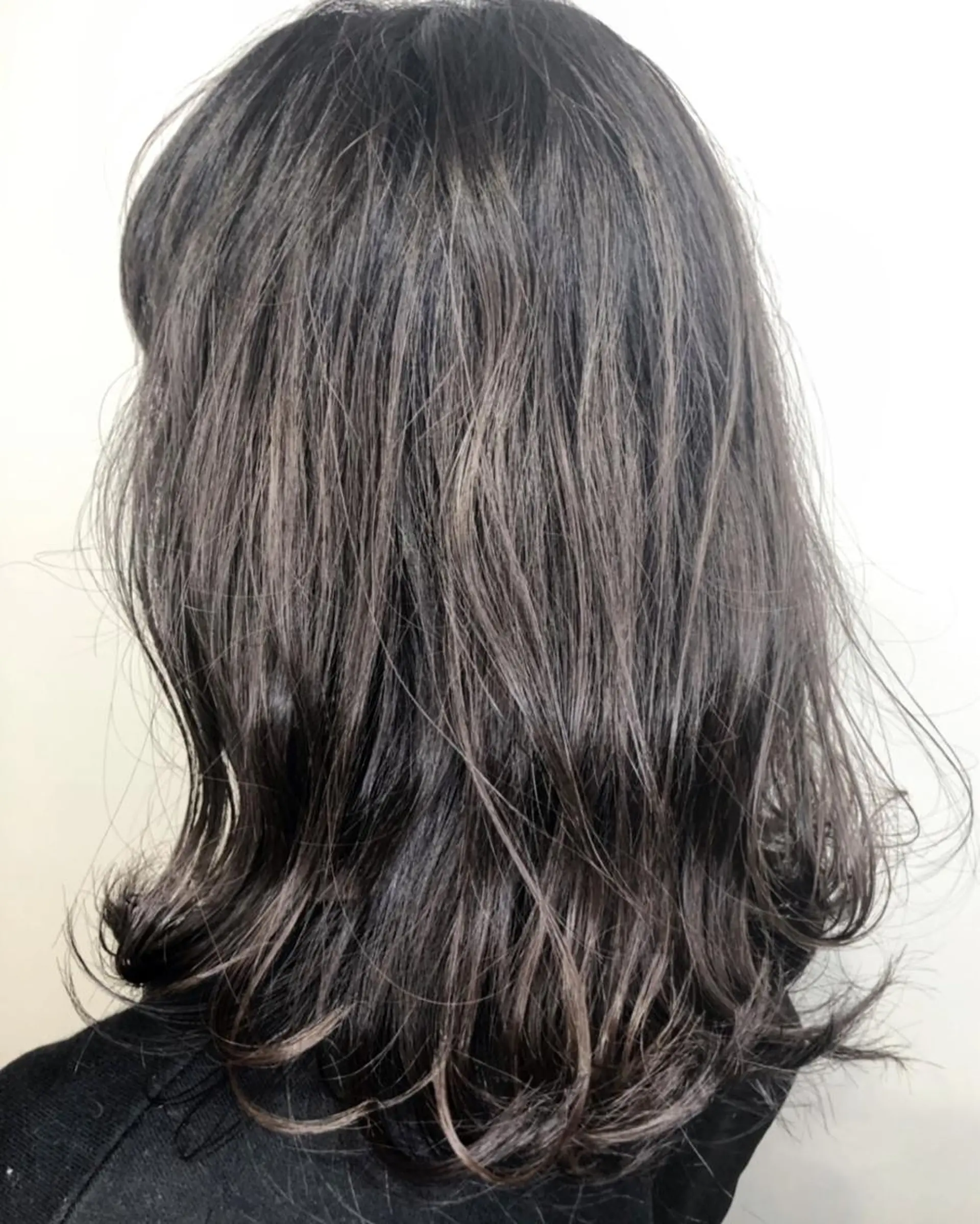 セミロング カラー 透明感カラー メンズヘア特化 崎田 成人のヘアスタイル