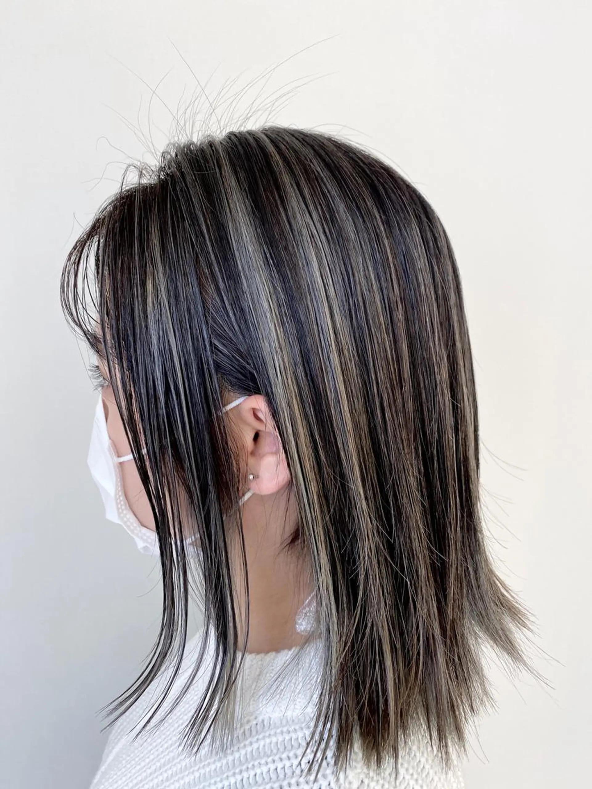 ショート アッシュ レイヤーカット ヘアカラー トリートメント 奥井 将希のヘアスタイル