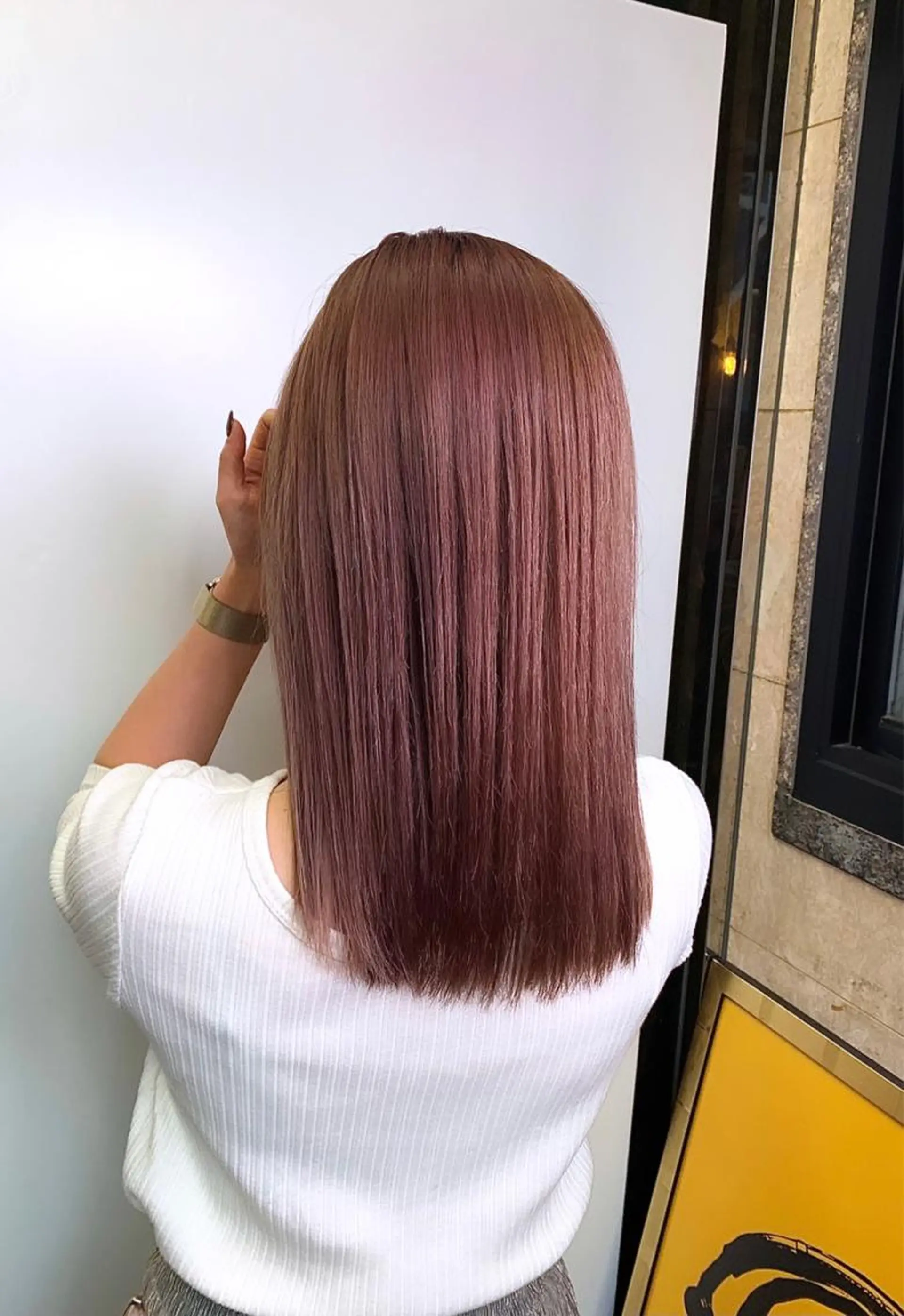 ミディアム カラー ヘアアレンジ ピンクカラー 🕊️レイヤーカット 透明感カラー GOのヘアスタイル