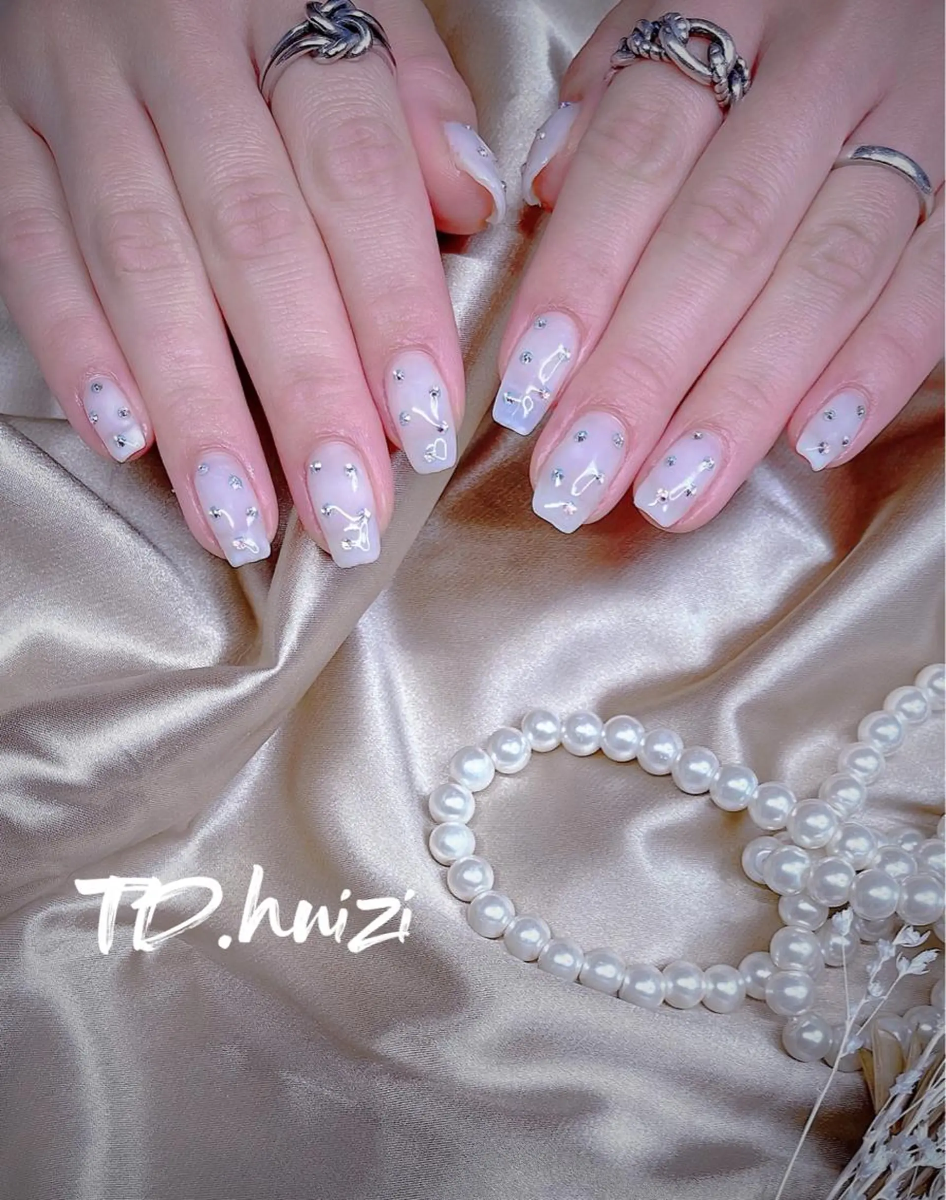 ミディアム めぐみのネイルサロン 惠のネイルデザイン