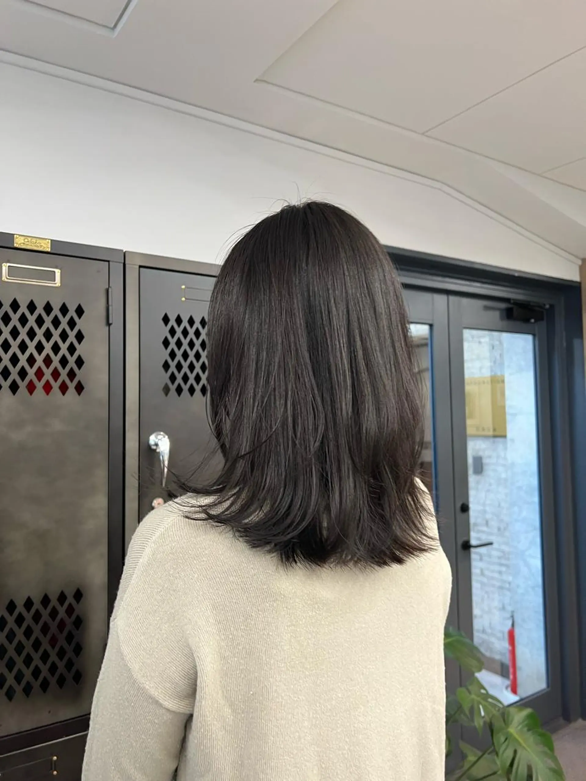 ミディアム INORI /フェイスレイヤーのヘアスタイル