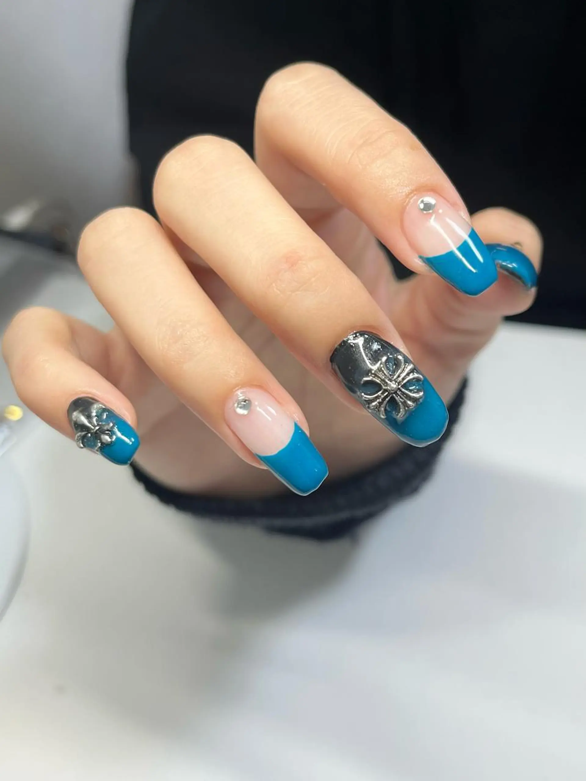 ネイル ストーンネイル キンジョウ ハルナのネイルデザイン