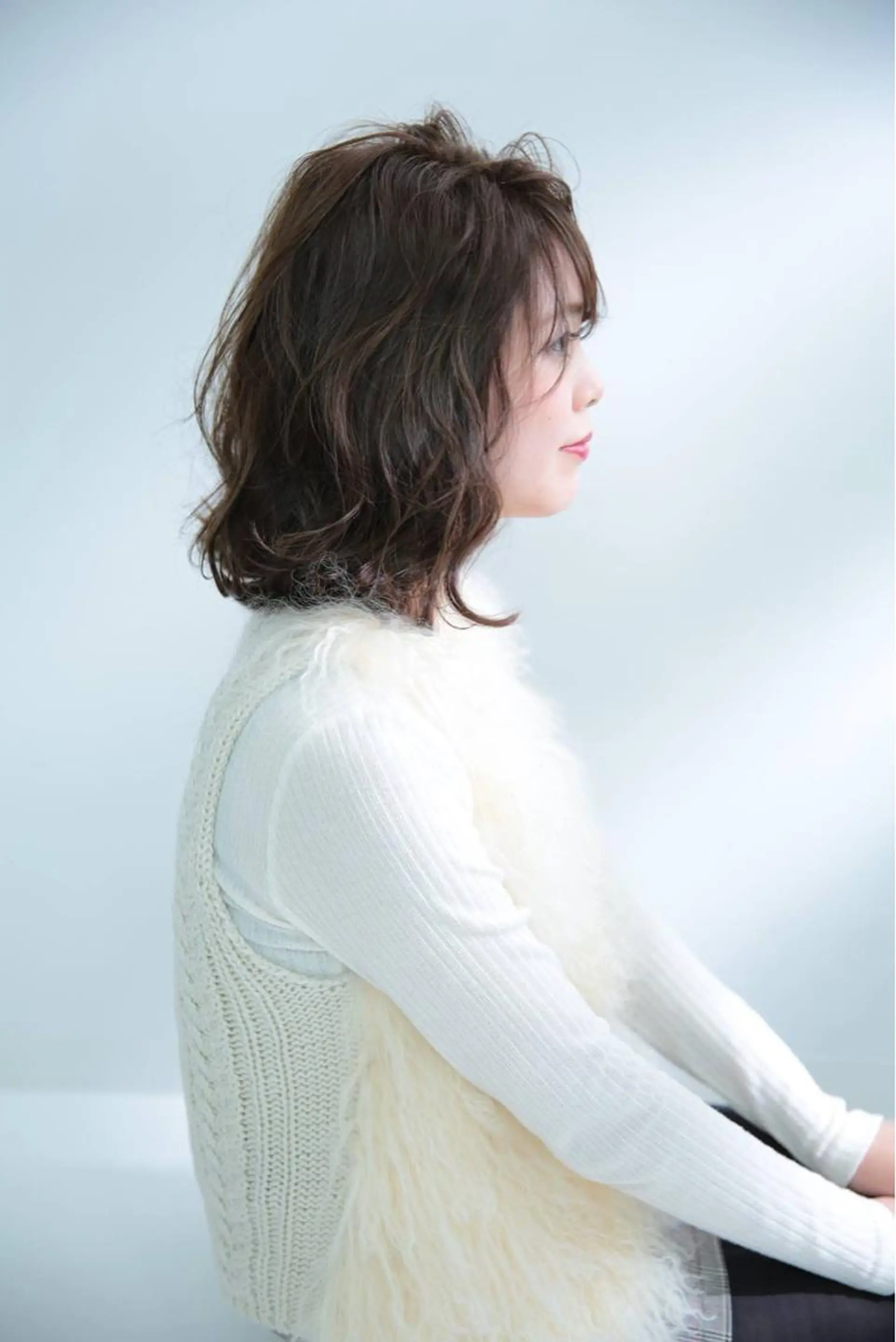 ミディアム ブリーチなしダブル/ レイヤーカット 小棹のヘアスタイル