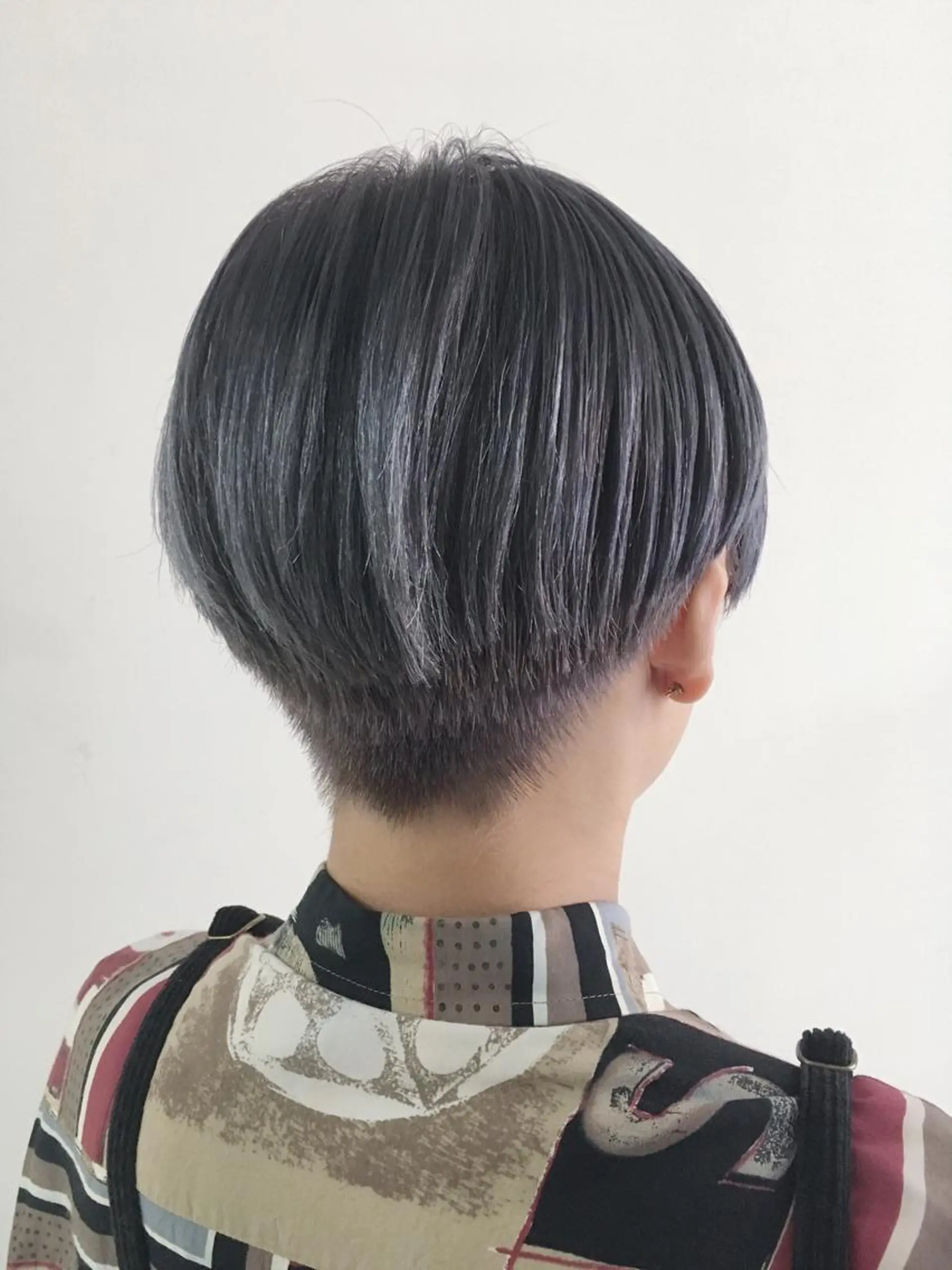 ショート カラー シルバー tipi 香椎・千早のヘアスタイル