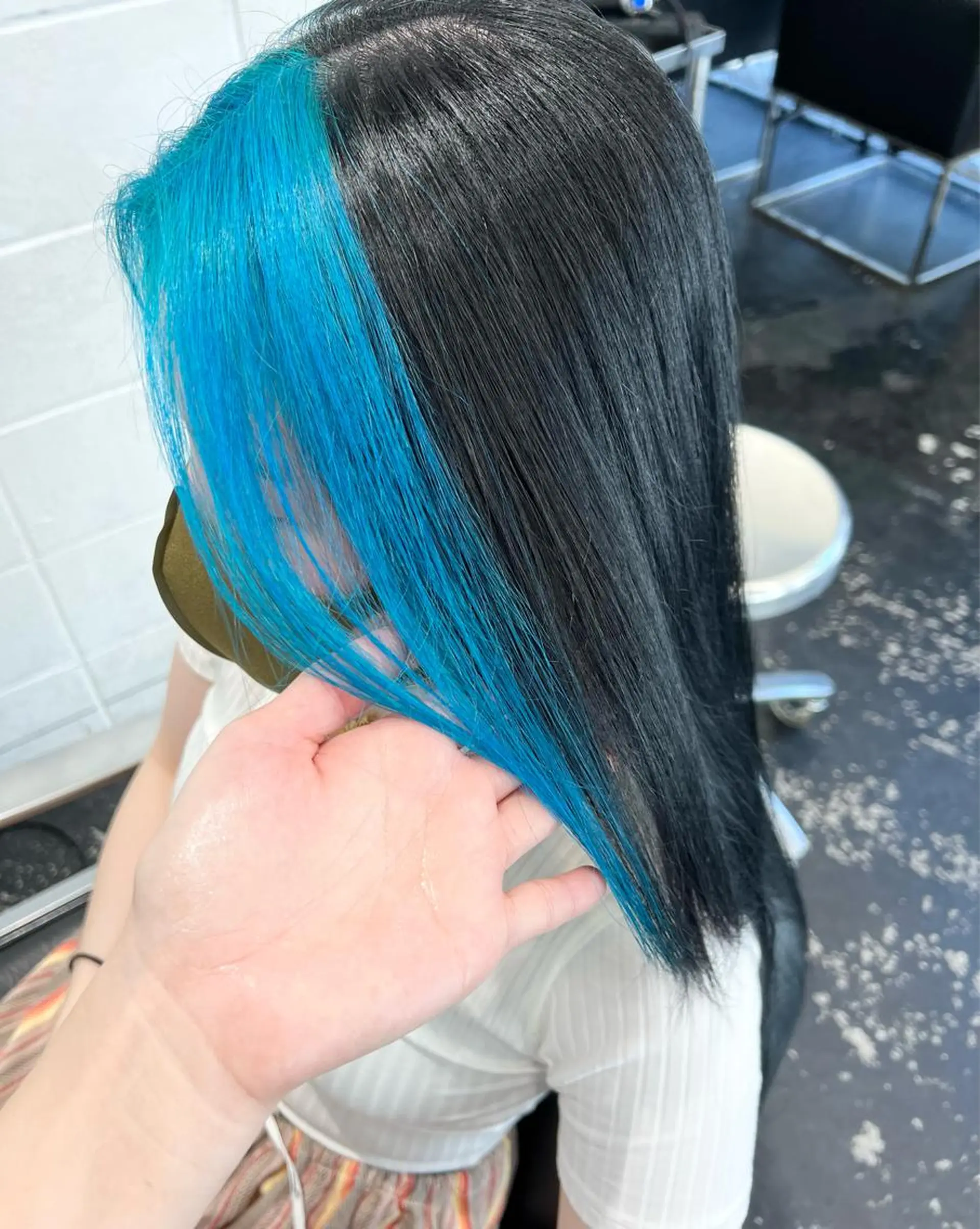 セミロング カラー ヘアアレンジ ブルーカラー ヘアカラー トリートメント HARU//原宿🤍 リピート率NO.1のヘアスタイル