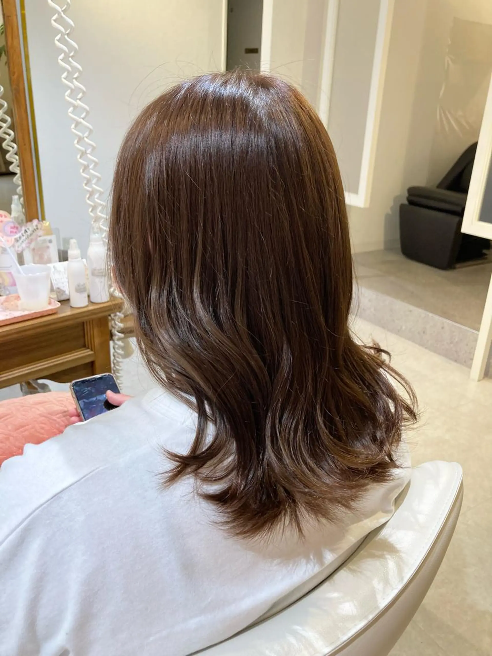 セミロング カラー ヘアアレンジ ベージュカラー 山﨑 まなかのヘアスタイル