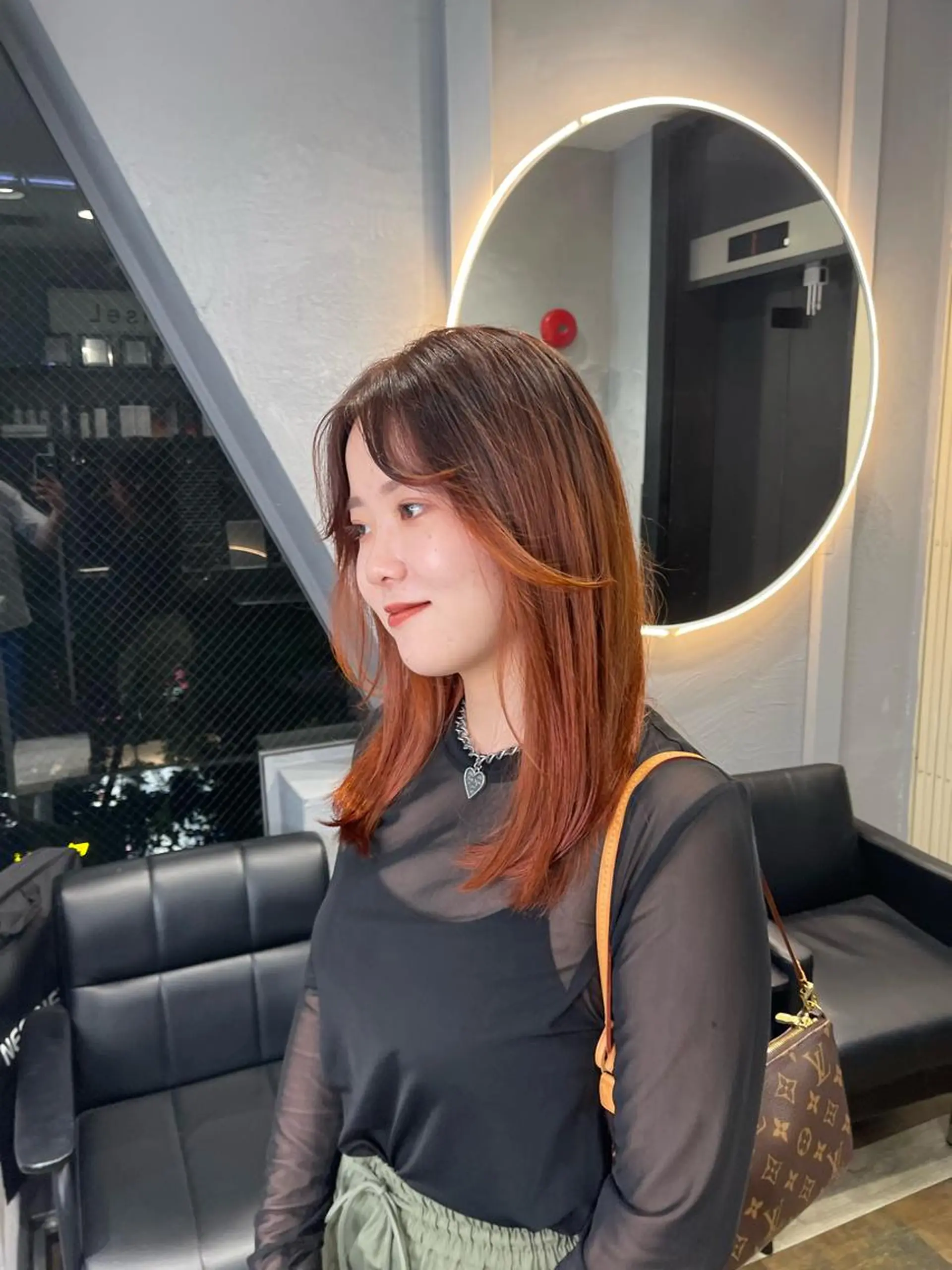 セミロング カラー TATSUブリーチ/ ミルクティーベージュのヘアスタイル