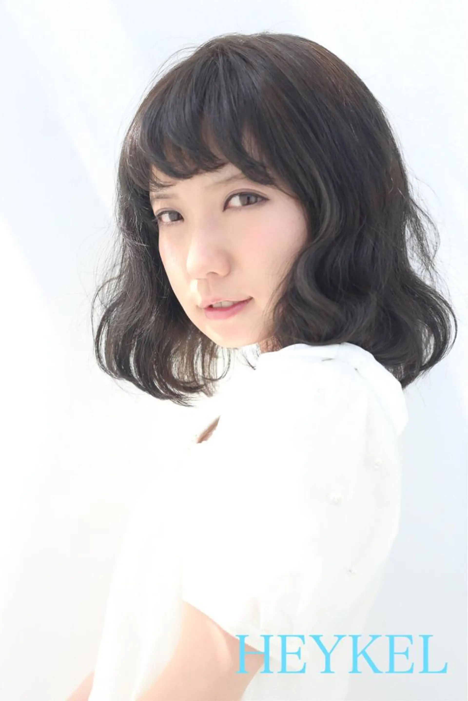 ミディアム セミロング ロング カラー アッシュ ダークグレー Re:ta KANZOのヘアスタイル