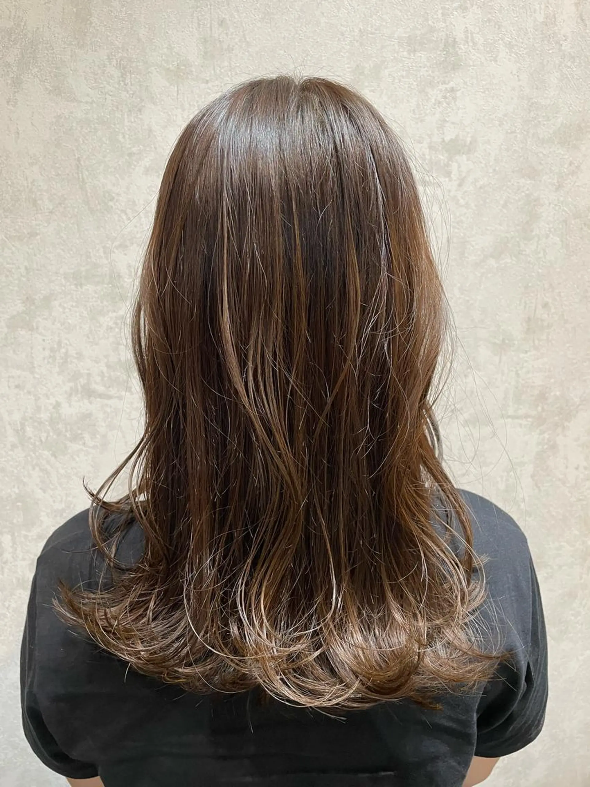 セミロング カラー ヘアアレンジ ベージュカラー グレージュ 顔周りカット レイヤーカット ヘアカラー SHANTi 飯塚 ヘアセット/髪質改善のヘアスタイル