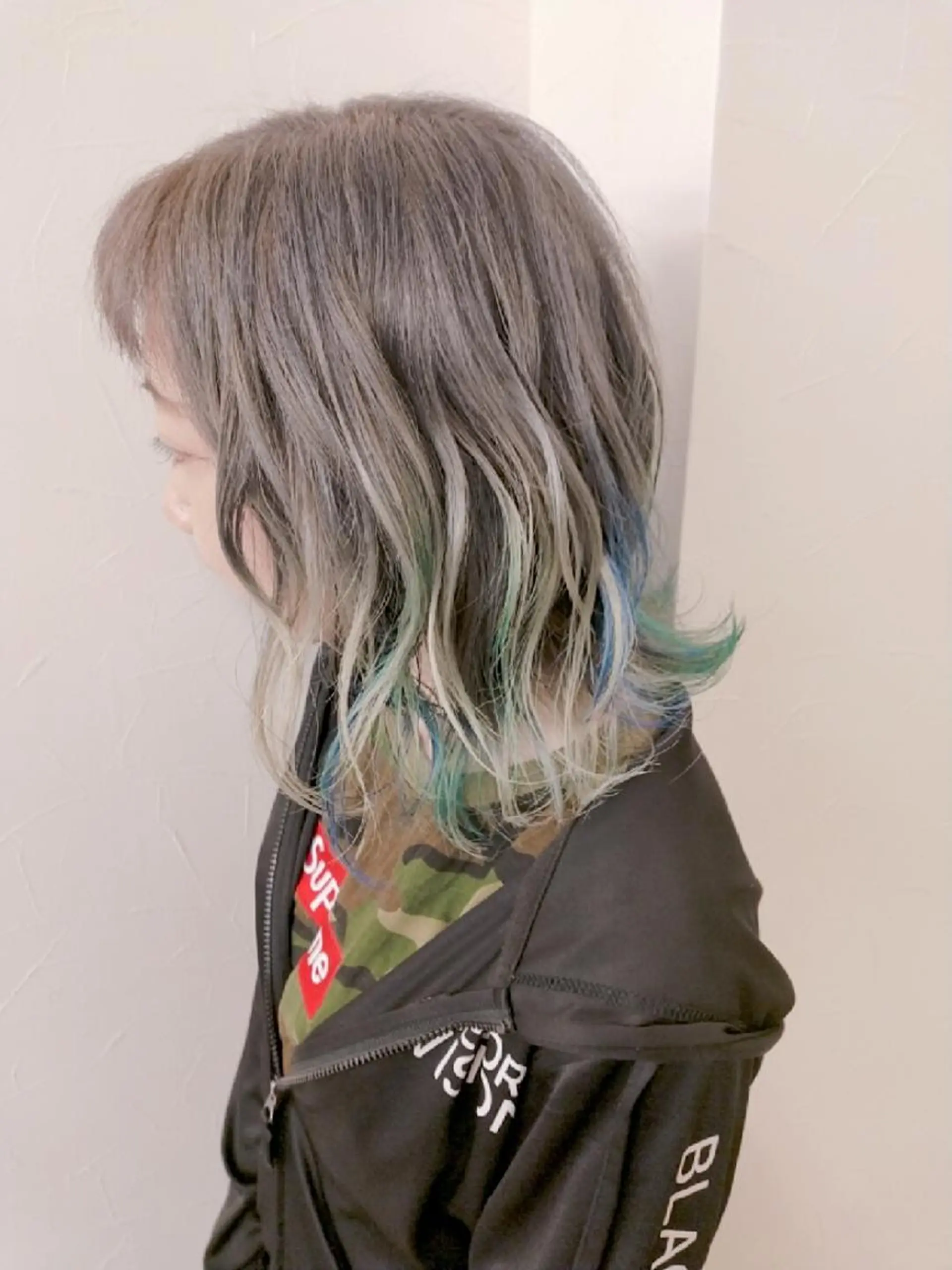 ミディアム カラー バレイヤージュ ブリーチ ブルーカラー ダブルカラー グラデーションカラー デザインカラー髪質 改善Lilithのその他イメージ