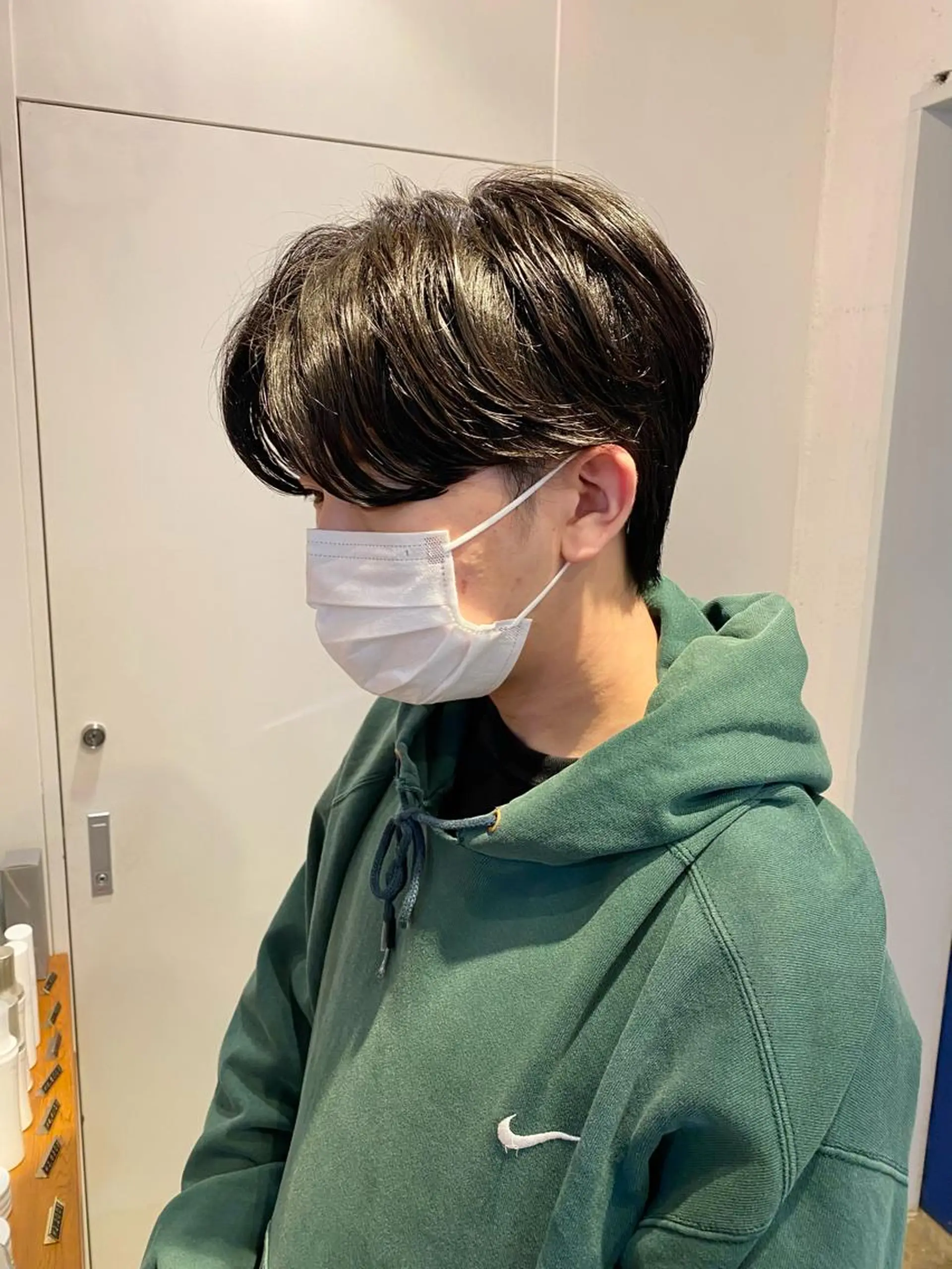 ショート パーマ メンズ センターパート メンズパーマ ニュアンスパーマ JINKIメンズ特化 メンズカットパーマのヘアスタイル