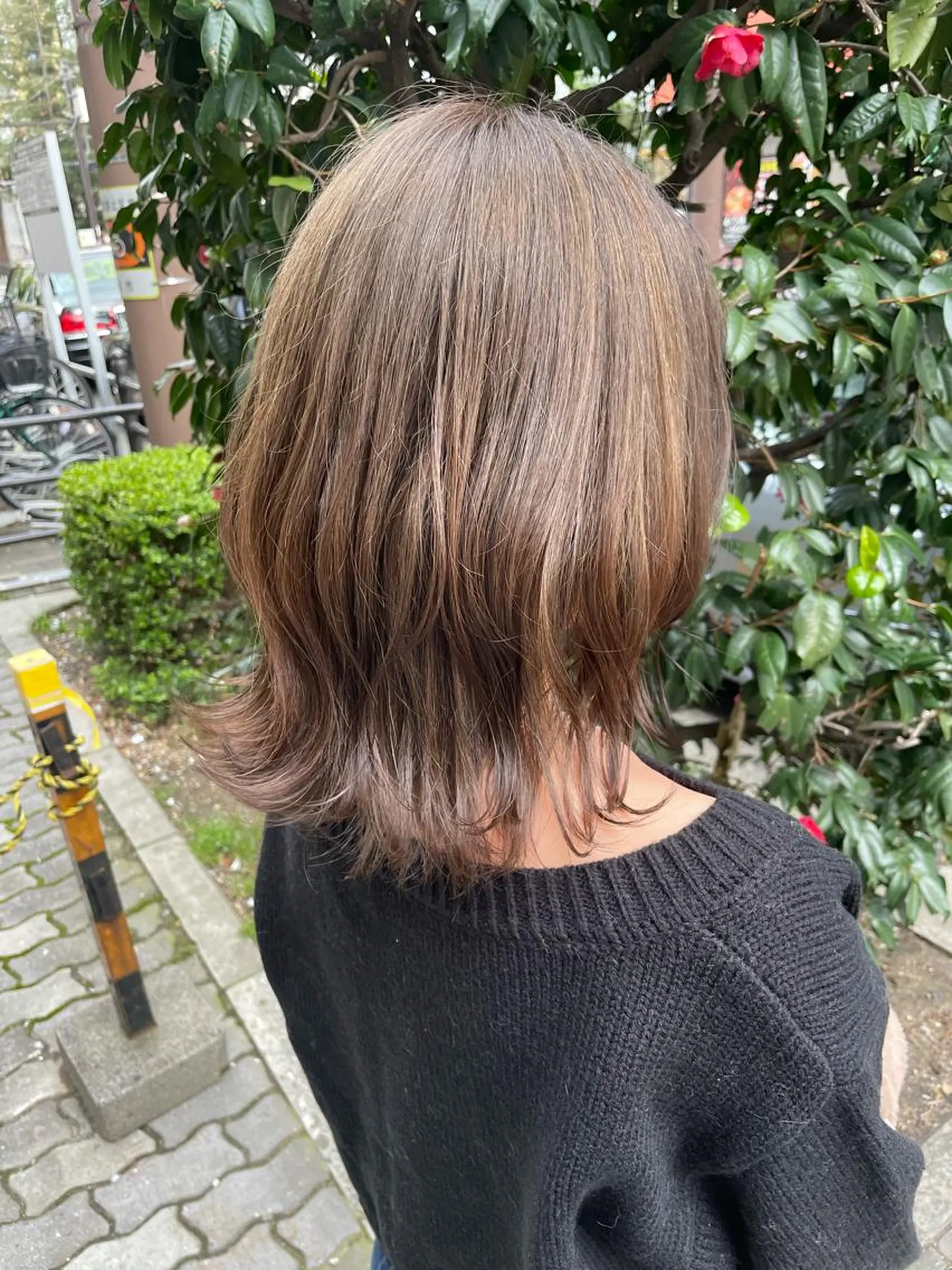 ミディアム カラー akane .のヘアスタイル