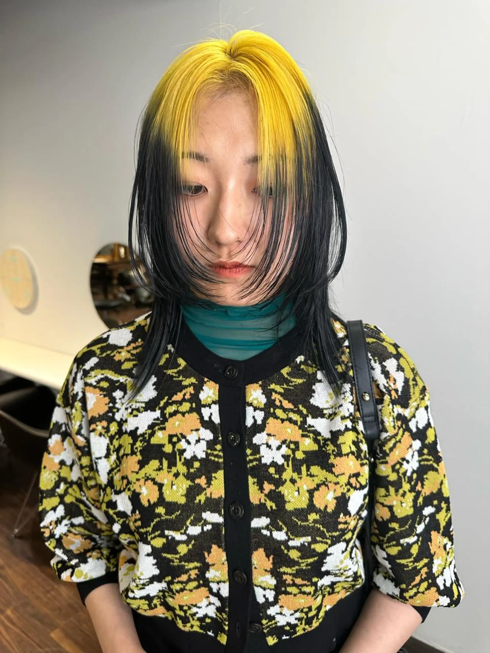 ミディアム カラー アディクシーカラー ブリーチ ケアブリーチ デザインカラー ハイトーンカラー カット ヘアカラー トリートメント ワンホンヘア ケラチン/Kaitoのヘアスタイル