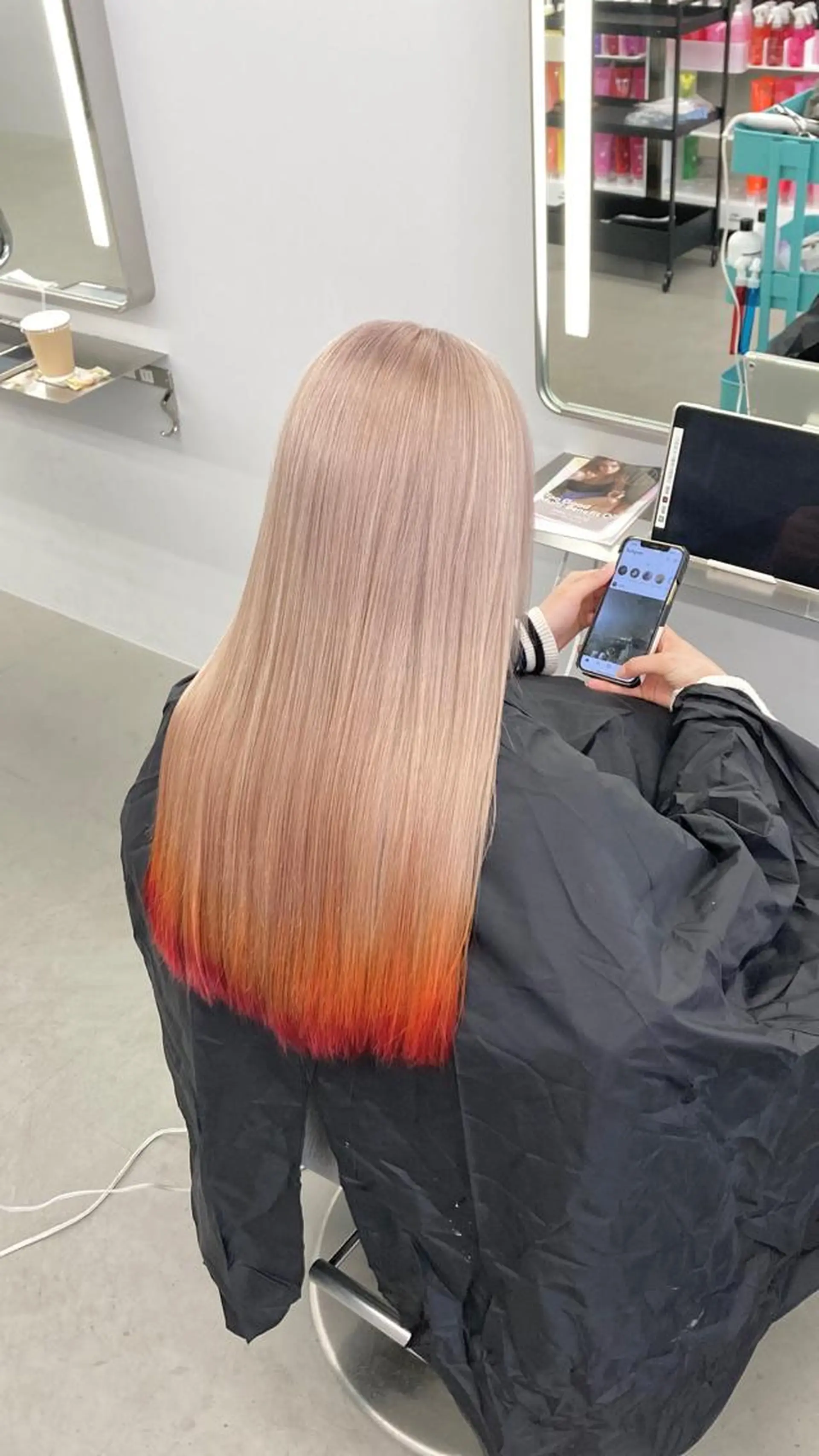 ロング カラー ブロンド ホワイトブロンド 透明感ハイトーン☆ 今津 佑太のヘアスタイル