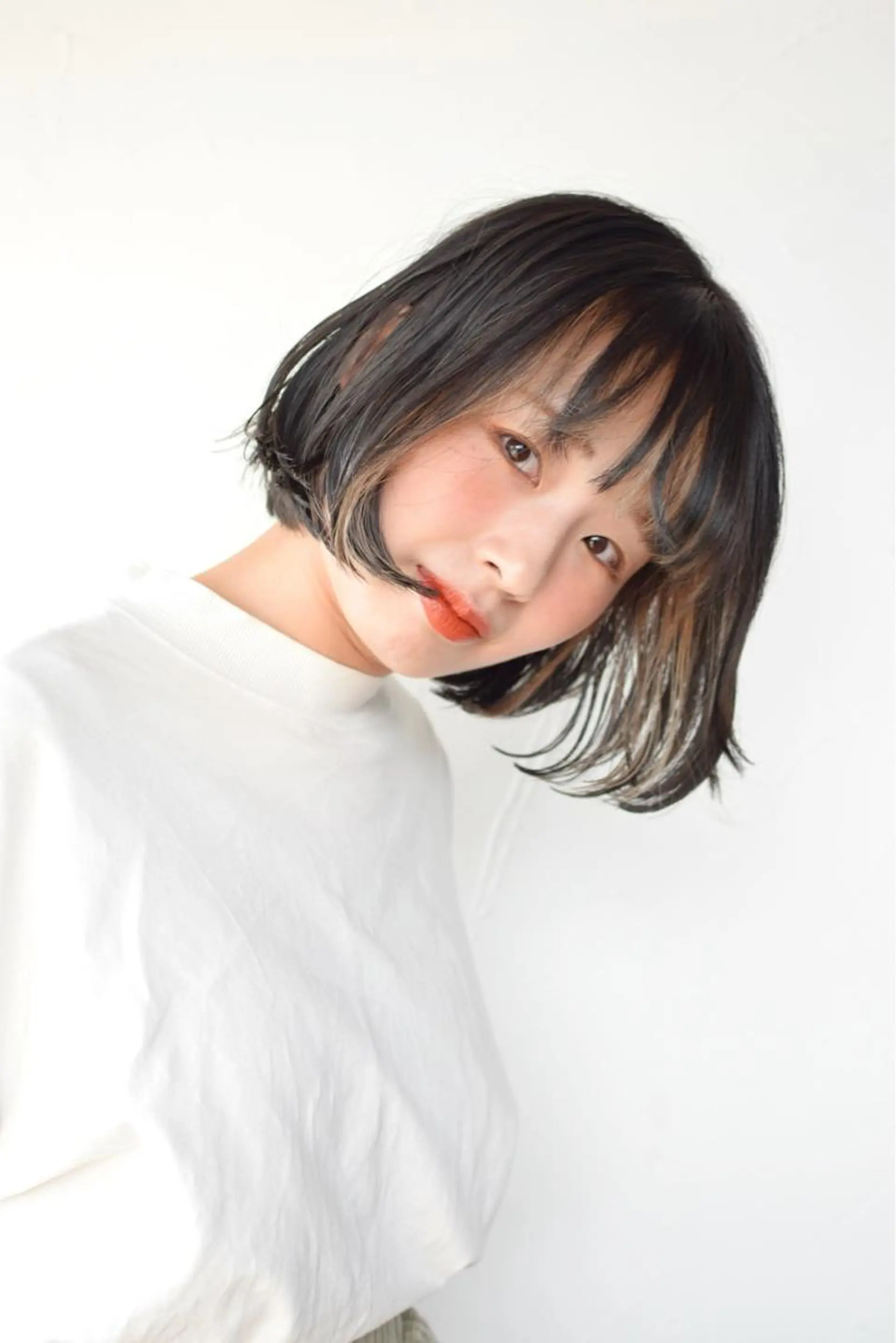 ミディアム カラー ミストバング  フェイスフレーミング BERRY BERRY所属・Berry Berryのヘアスタイル