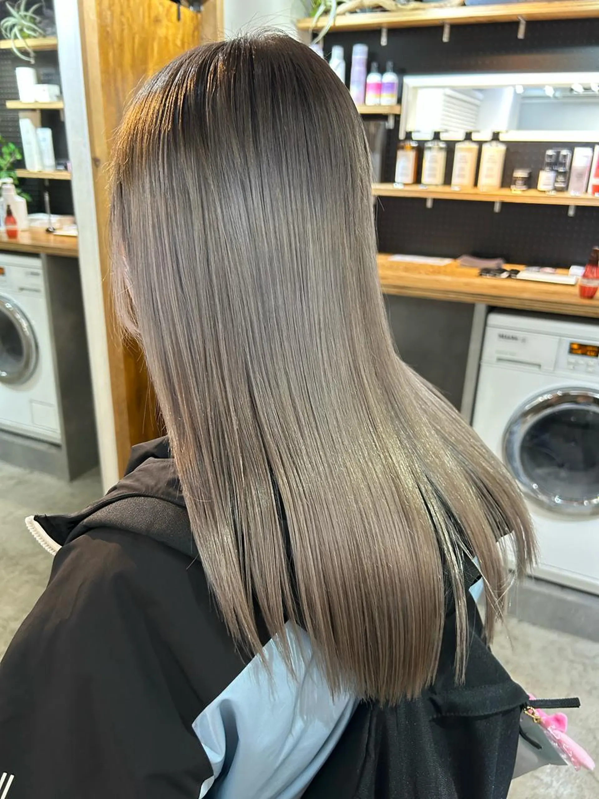 ロング カラー ベージュカラー カット ヘアカラー トリートメント 🧸艶々韓国ヘア 🧁mizunaのヘアスタイル