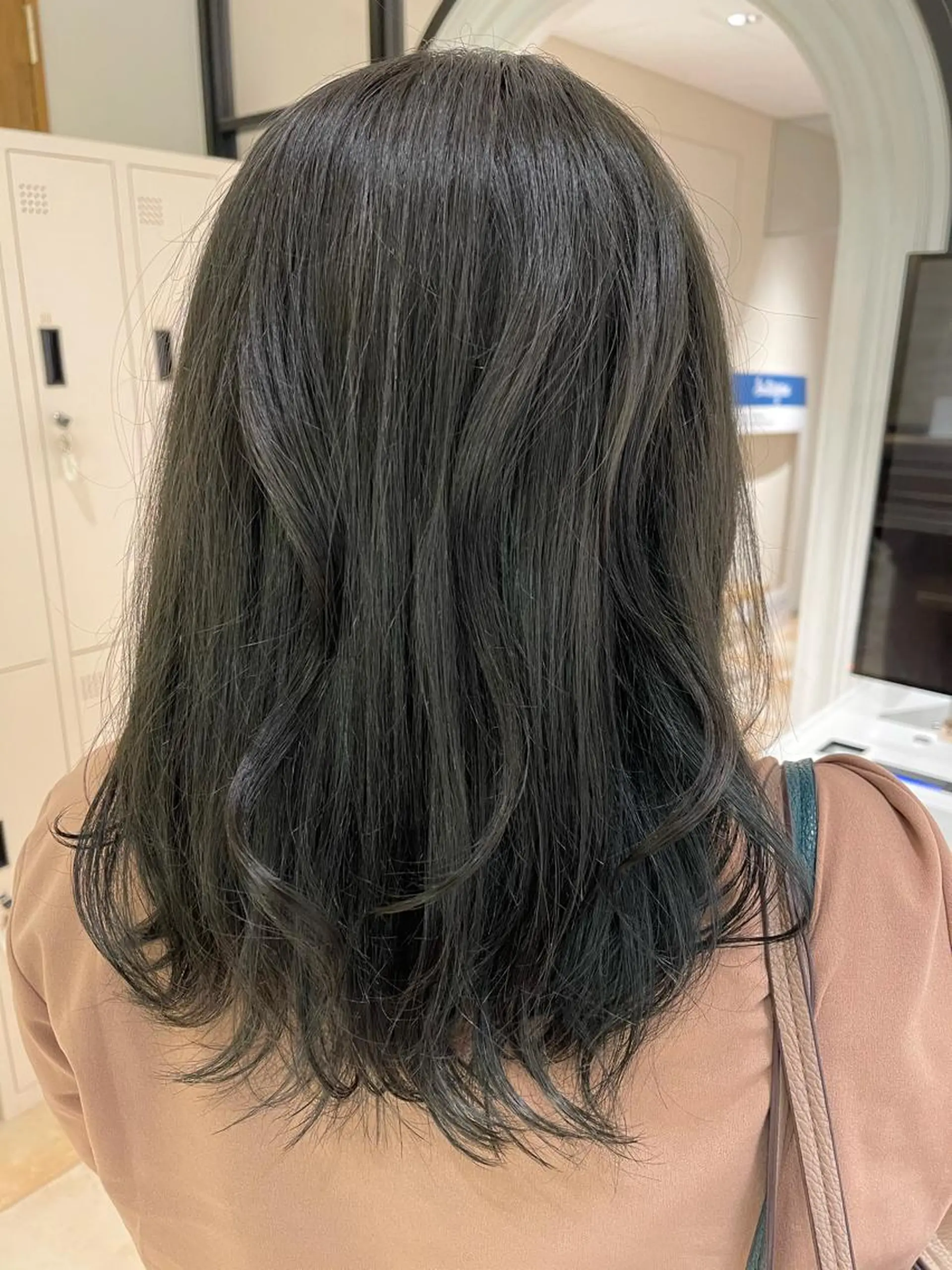 セミロング 必ず似合わせます/ レイヤー/石戸谷海斗のヘアスタイル