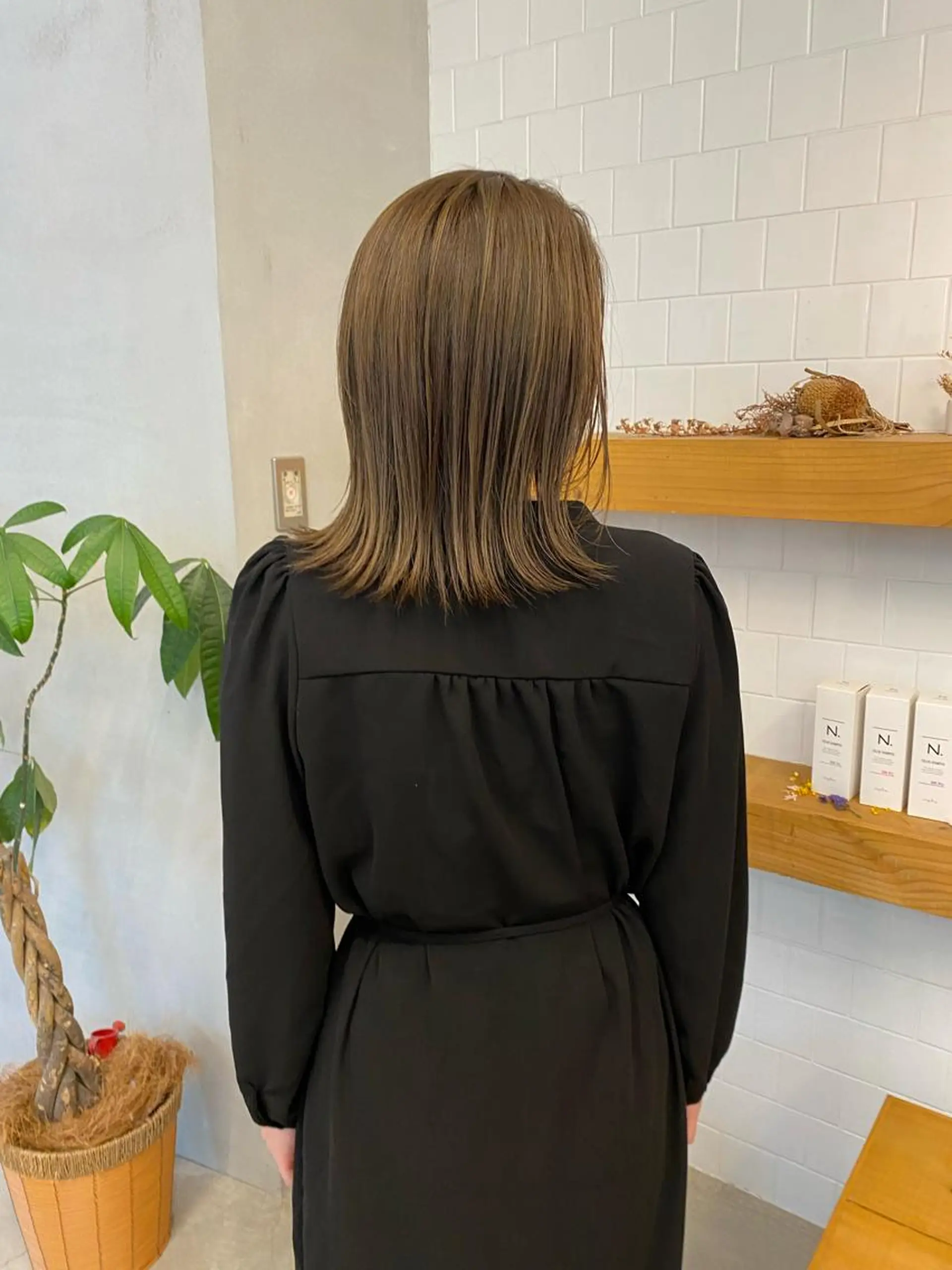 ミディアム カラー ベージュカラー オリーブベージュ 、 、のヘアスタイル