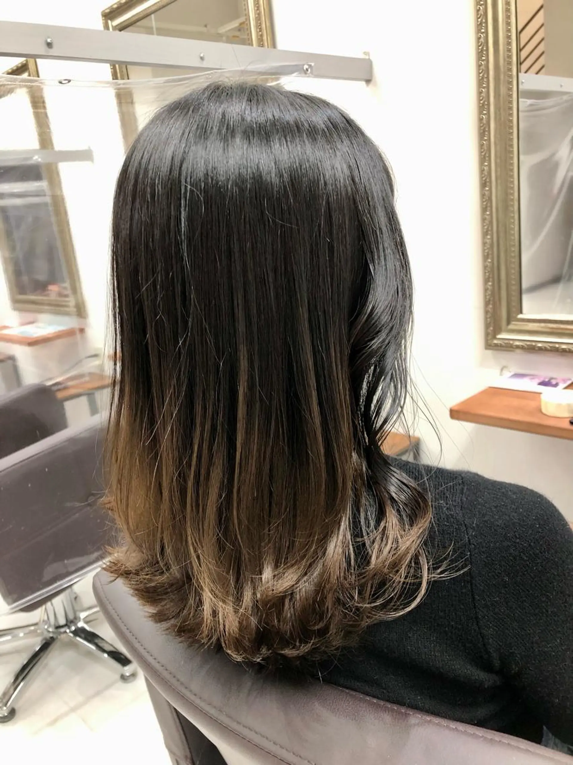 ミディアム 山本 佳奈のヘアスタイル