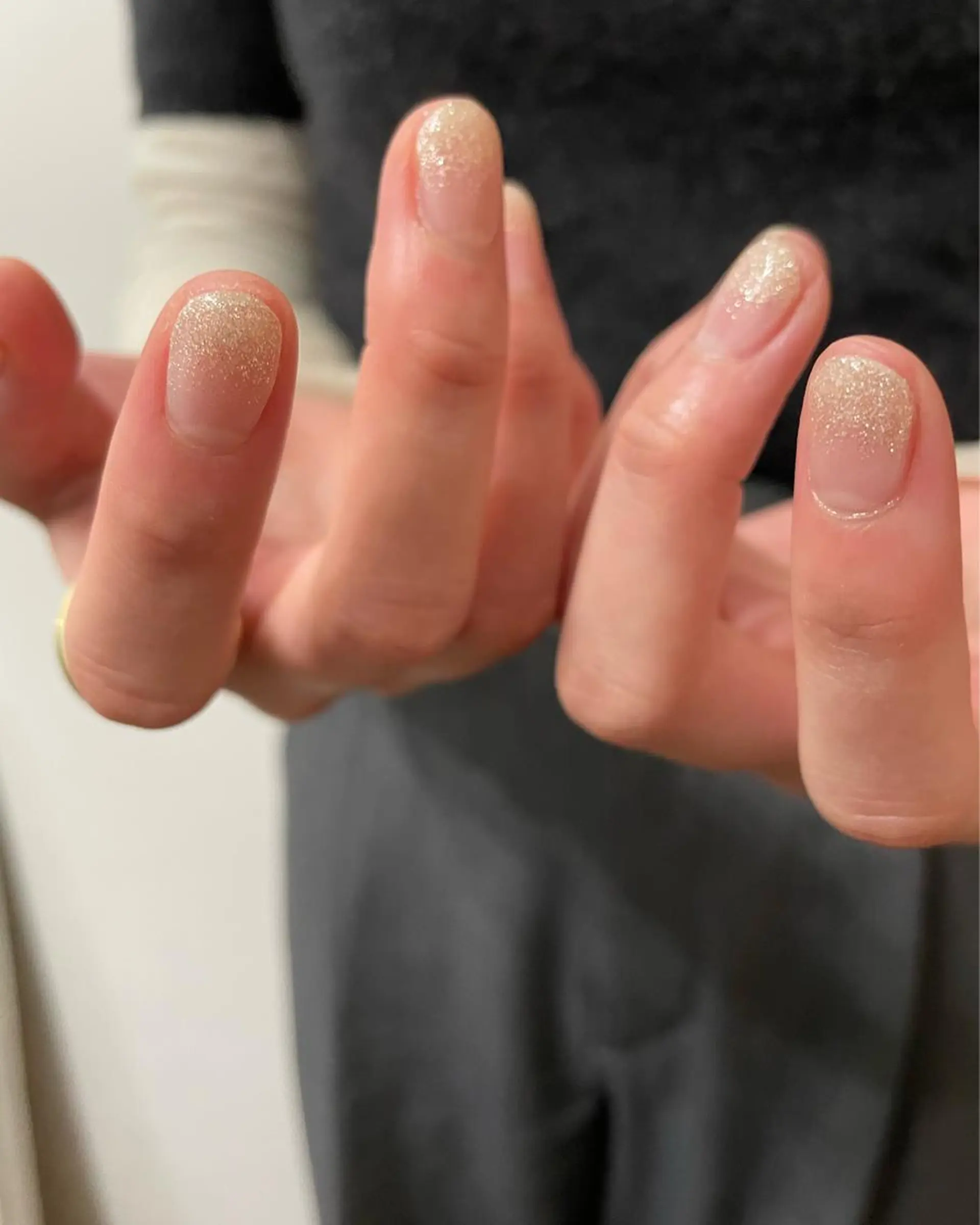 ネイル ホワイト ハンドネイル フットネイル kiii.__ ✴︎*のネイルデザイン