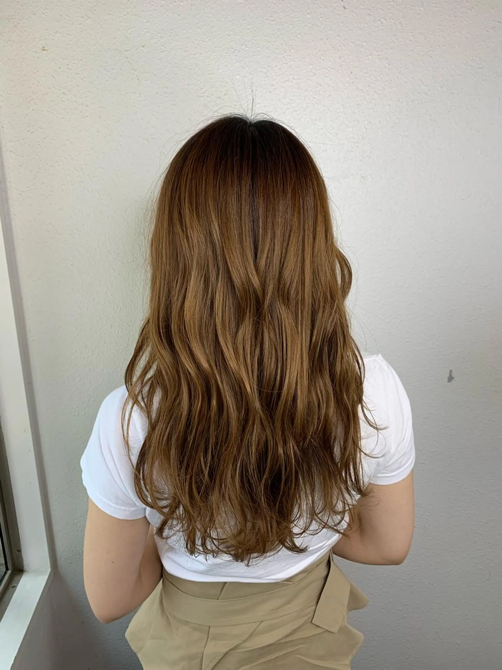 セミロング カラー ベージュカラー 似合わせ/ブリーチ カラー.岡田友仁のヘアスタイル