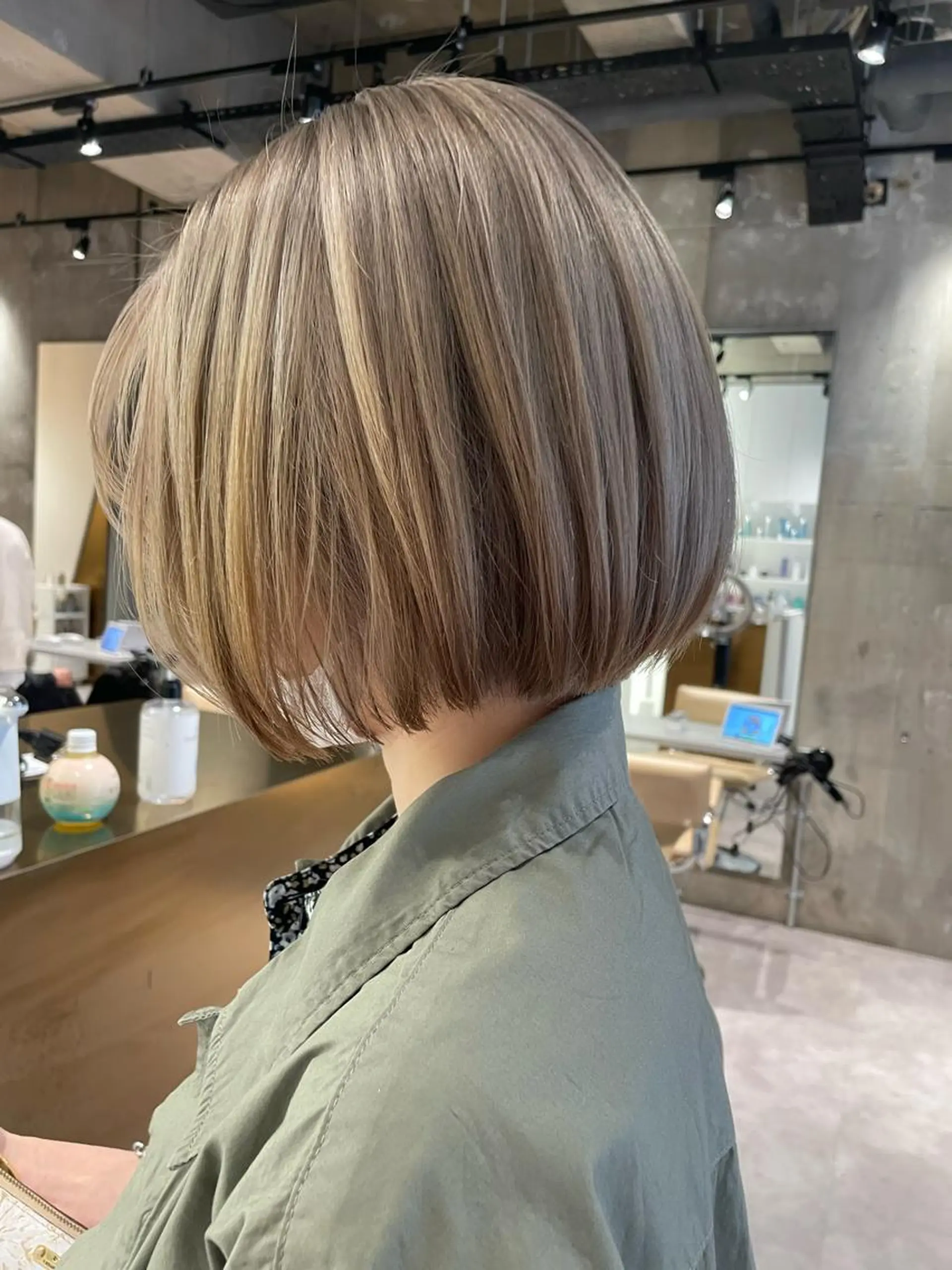 ミディアム カラー パーマ 海外レイヤー 🇺🇸/ヒナコのヘアスタイル