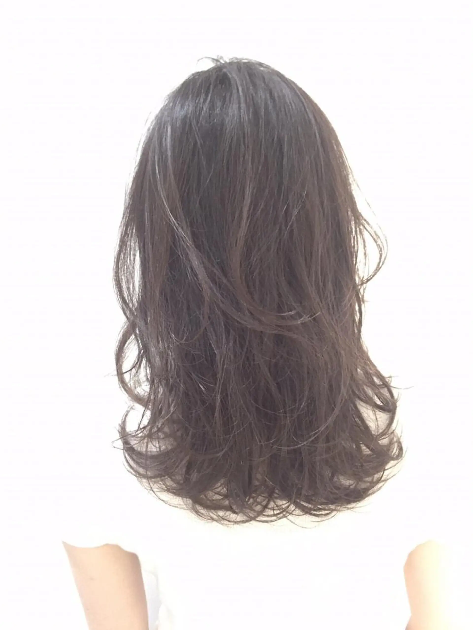 ロング カラー 磧本 祐里恵のヘアスタイル