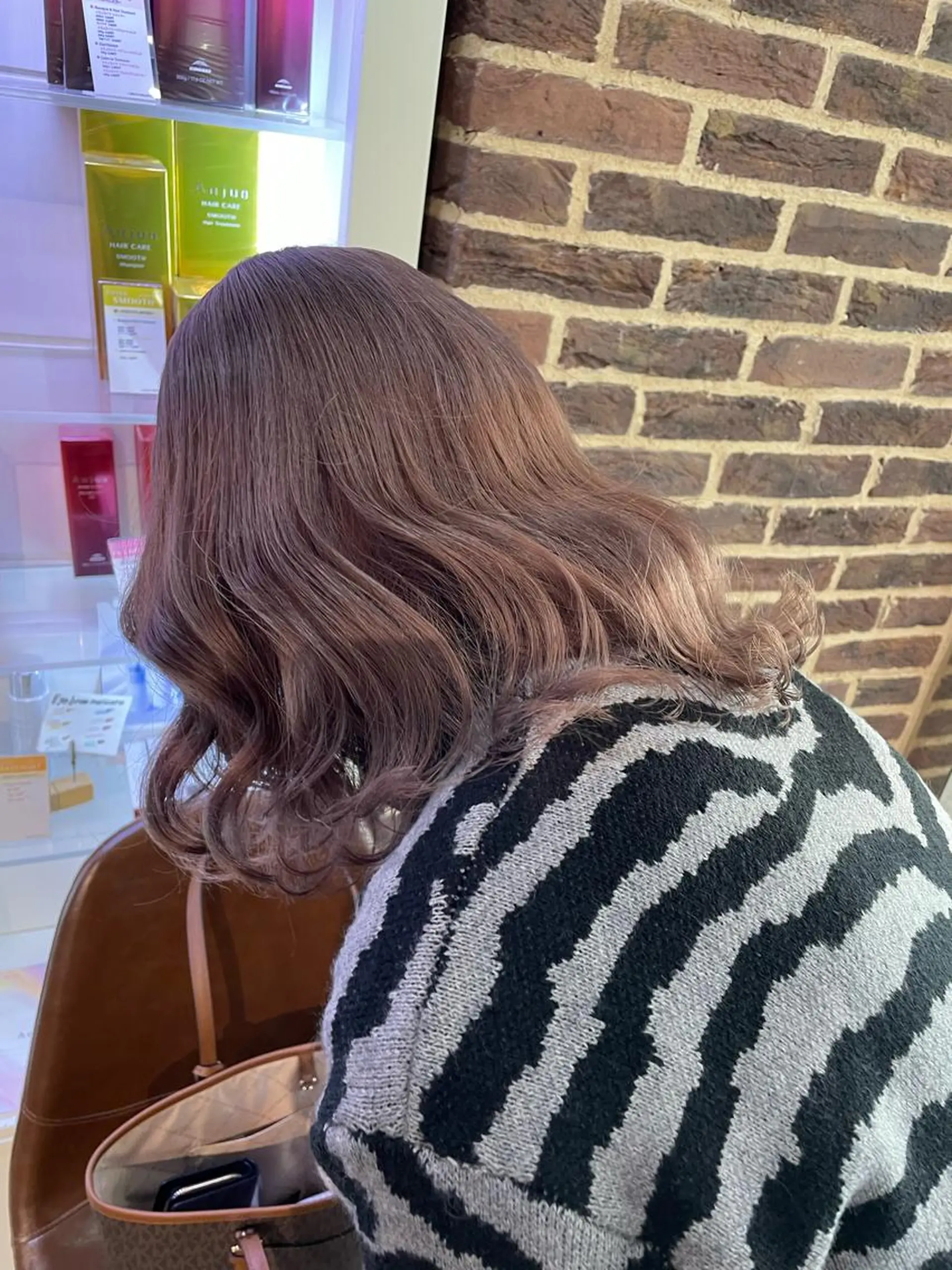 セミロング カラー グレージュ ラベンダーカラー ラベンダーグレージュ ラベンダーグレー カット ヘアカラー トリートメント aya/小顔レイヤー /柔らかカラーのヘアスタイル