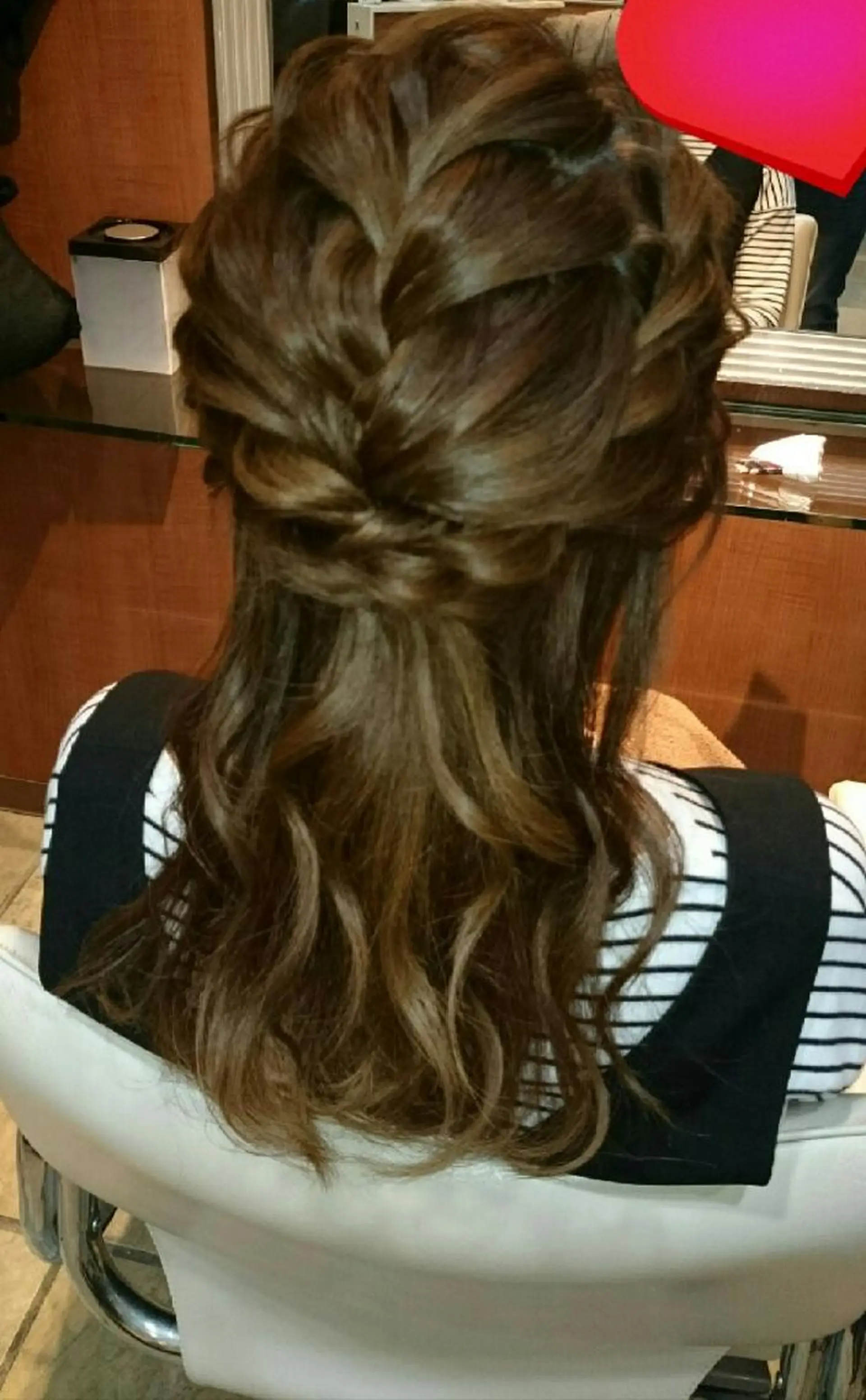 ヘアアレンジ セミロング 武田尚子🌸 自然に仕上がる矯正のヘアスタイル