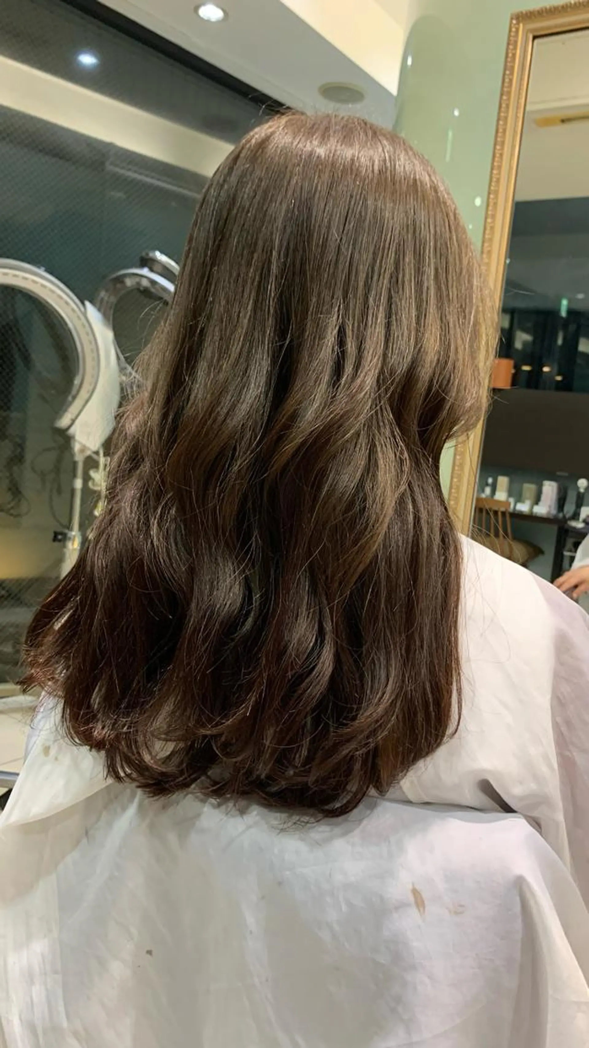 セミロング タンバルモリパーマ 礒井メンキのヘアスタイル