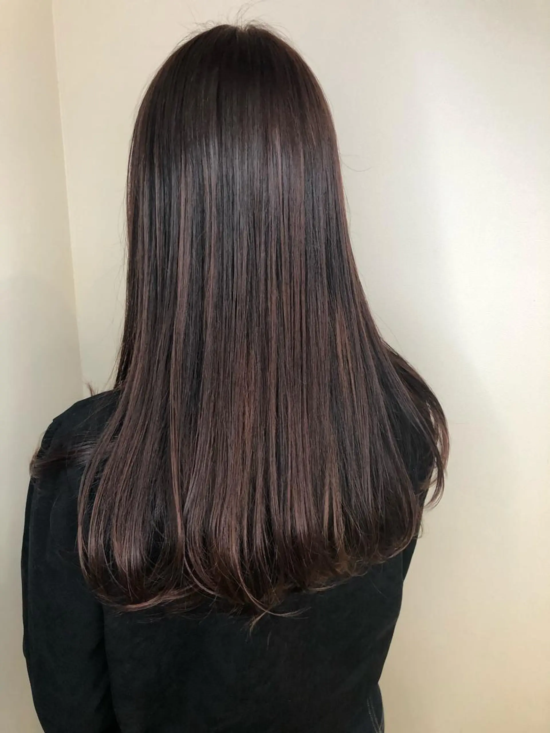 ロング カラー ウルフカット／吉村 桃子のヘアスタイル