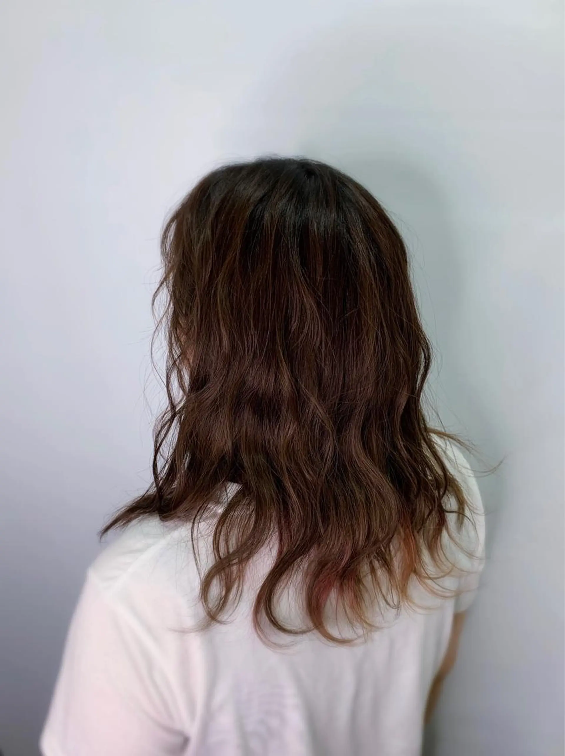 ロング 西村 真実子のヘアスタイル