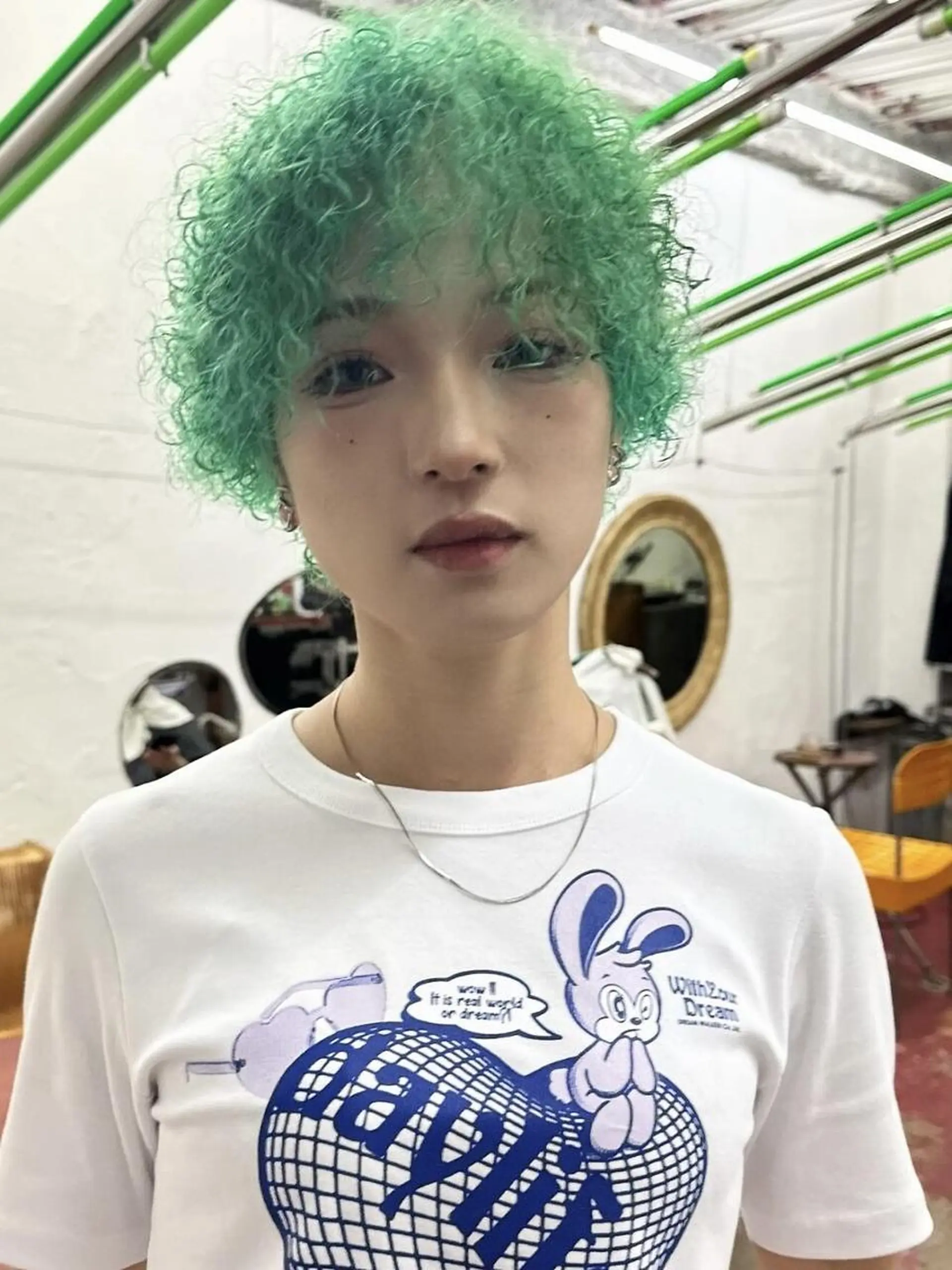 ショート qiie/ワンカラー インナーカラーのヘアスタイル