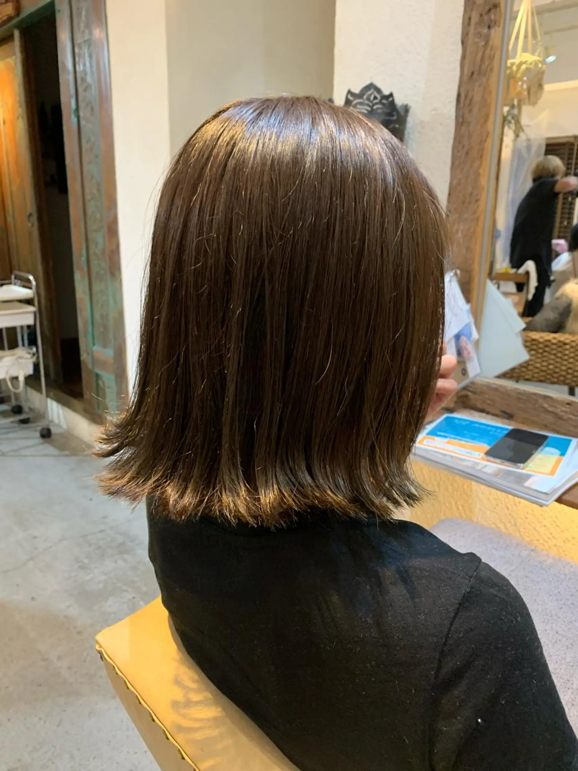 ミディアム カラー ボブ 外ハネヘア カット ヘアカラー トリートメント ヘッドスパ putri 川邉 優花のヘアスタイル