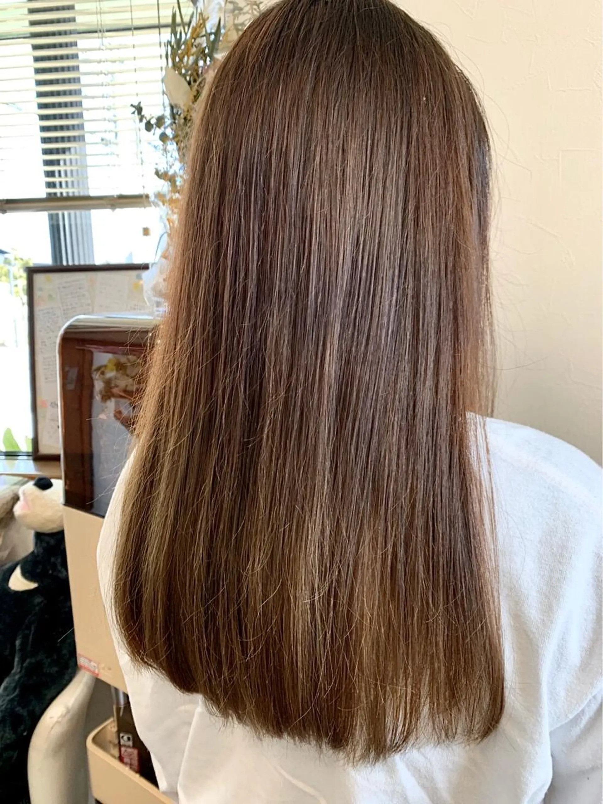 ロング カラー 小林 由里香のヘアスタイル