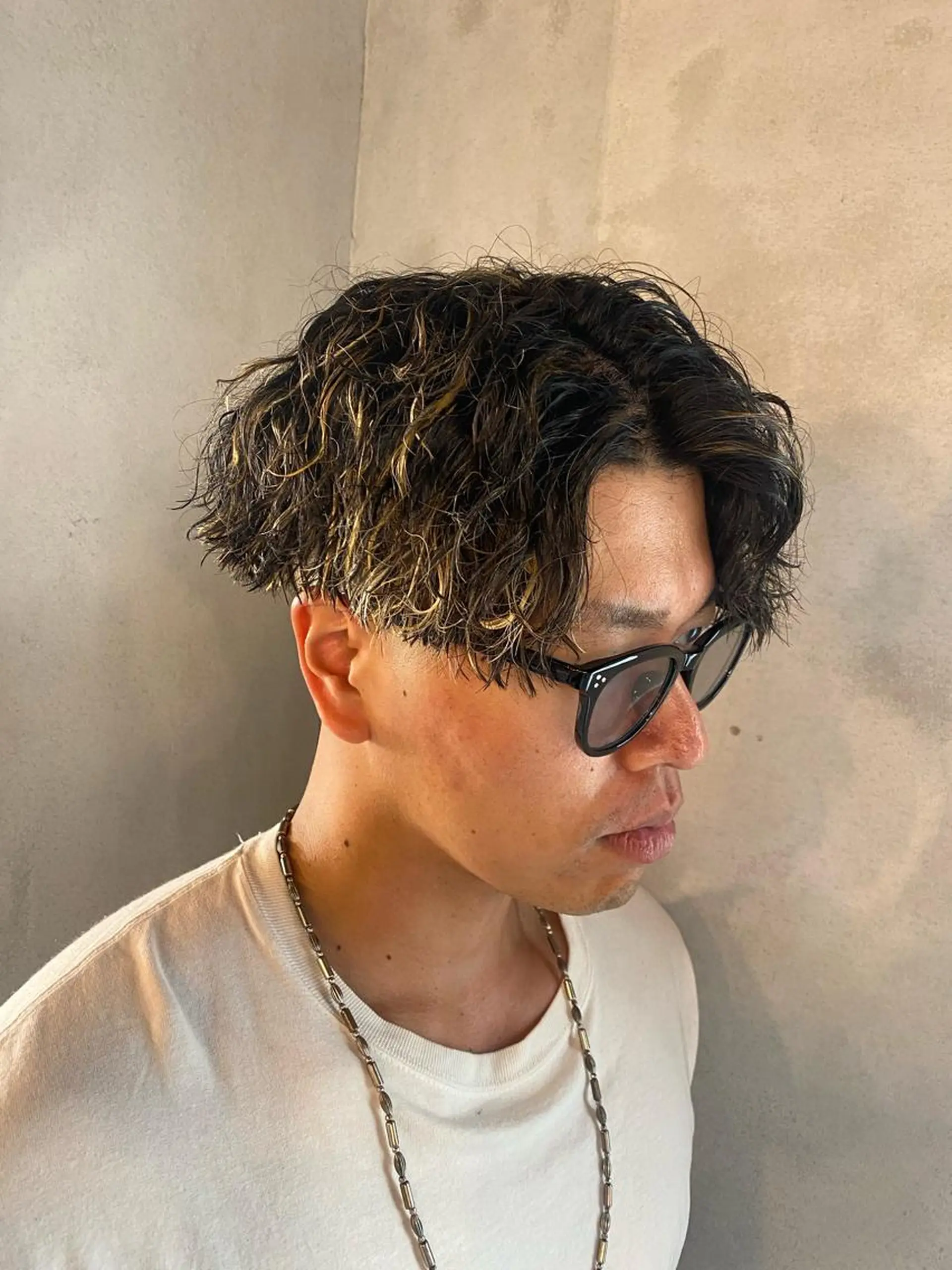 ショート カラー パーマ メンズ メンズパーマ 波巻きパーマ ニュアンスパーマ カット ヘアカラー パーマ メンズパーマ/ メッシュ😎タクミのヘアスタイル