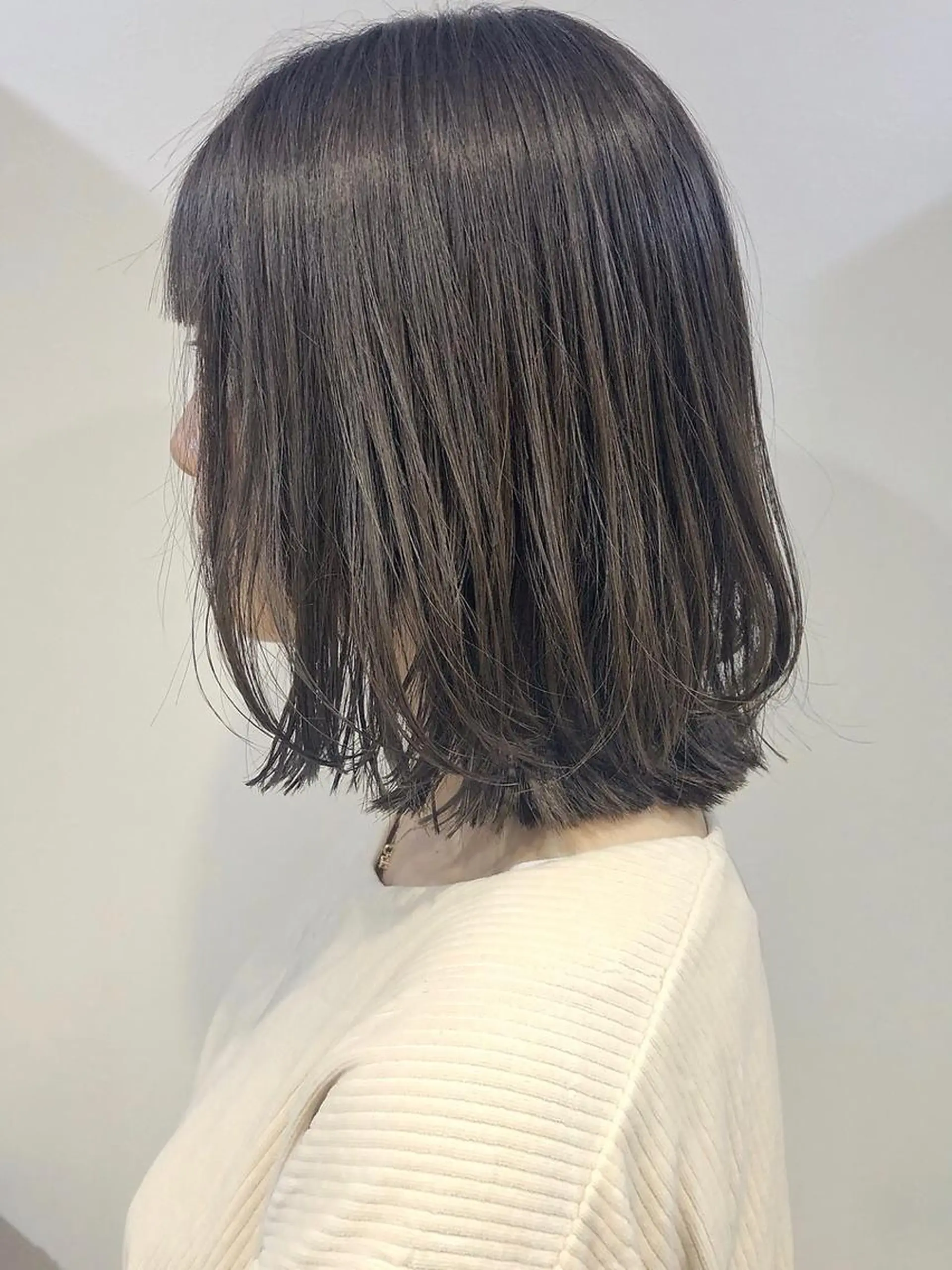 ミディアム カラー アッシュ ベージュカラー レイヤーカット カット ヘアカラー パーマ トリートメント cofy by melt所属・🍎みついじゅん🍏 ボブ指名No.1のヘアスタイル