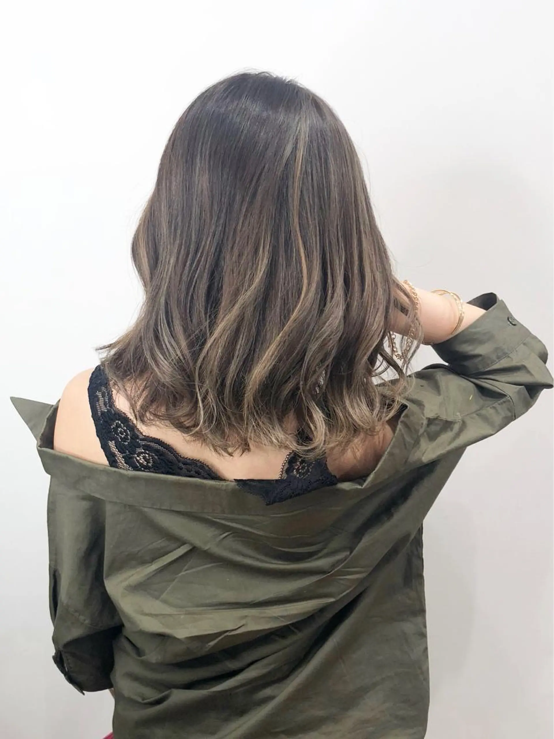 ミディアム カラー  渡部 妃月のヘアスタイル