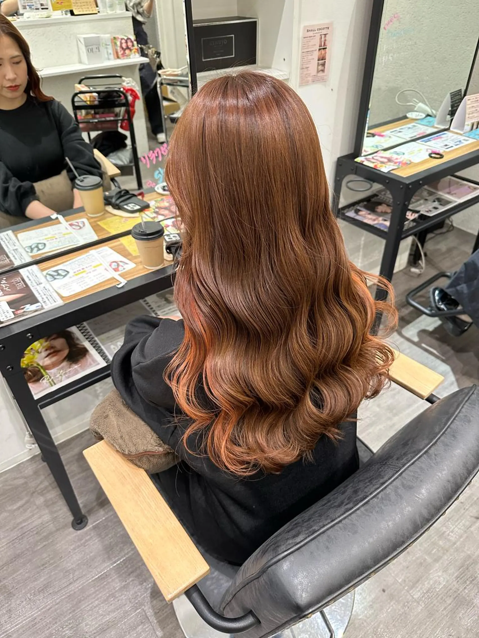 ロング カラー イヤリングカラー オレンジ 艶髪レイヤー上田 紗也🇰🇷💗のヘアスタイル