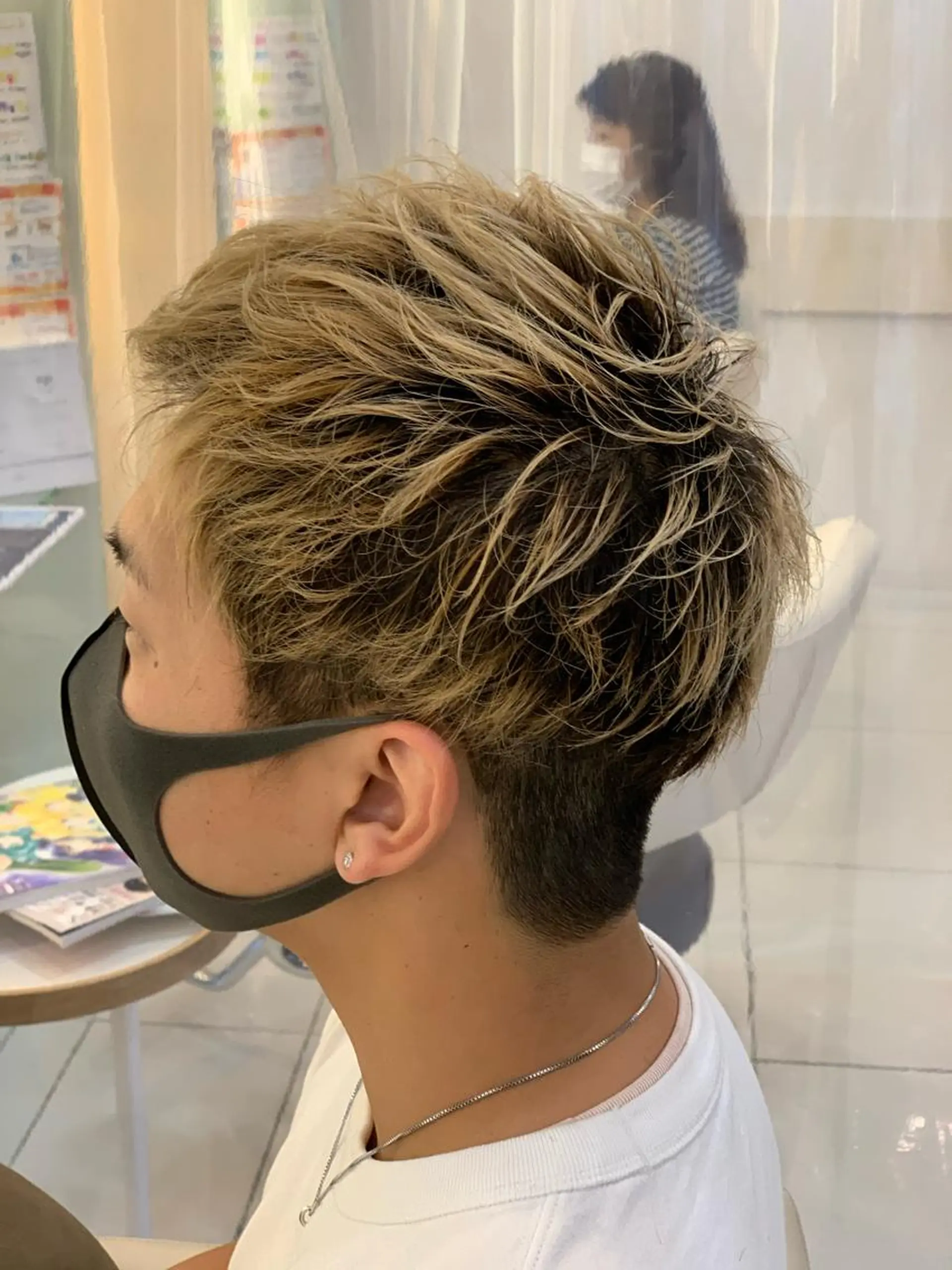 ショート カラー メンズ メンズバレイヤージュ メンズブリーチ メンズハイライト メンズインナーカラー アクアカラー ヘアカラー トータルビューティー K:R鶴川のヘアスタイル