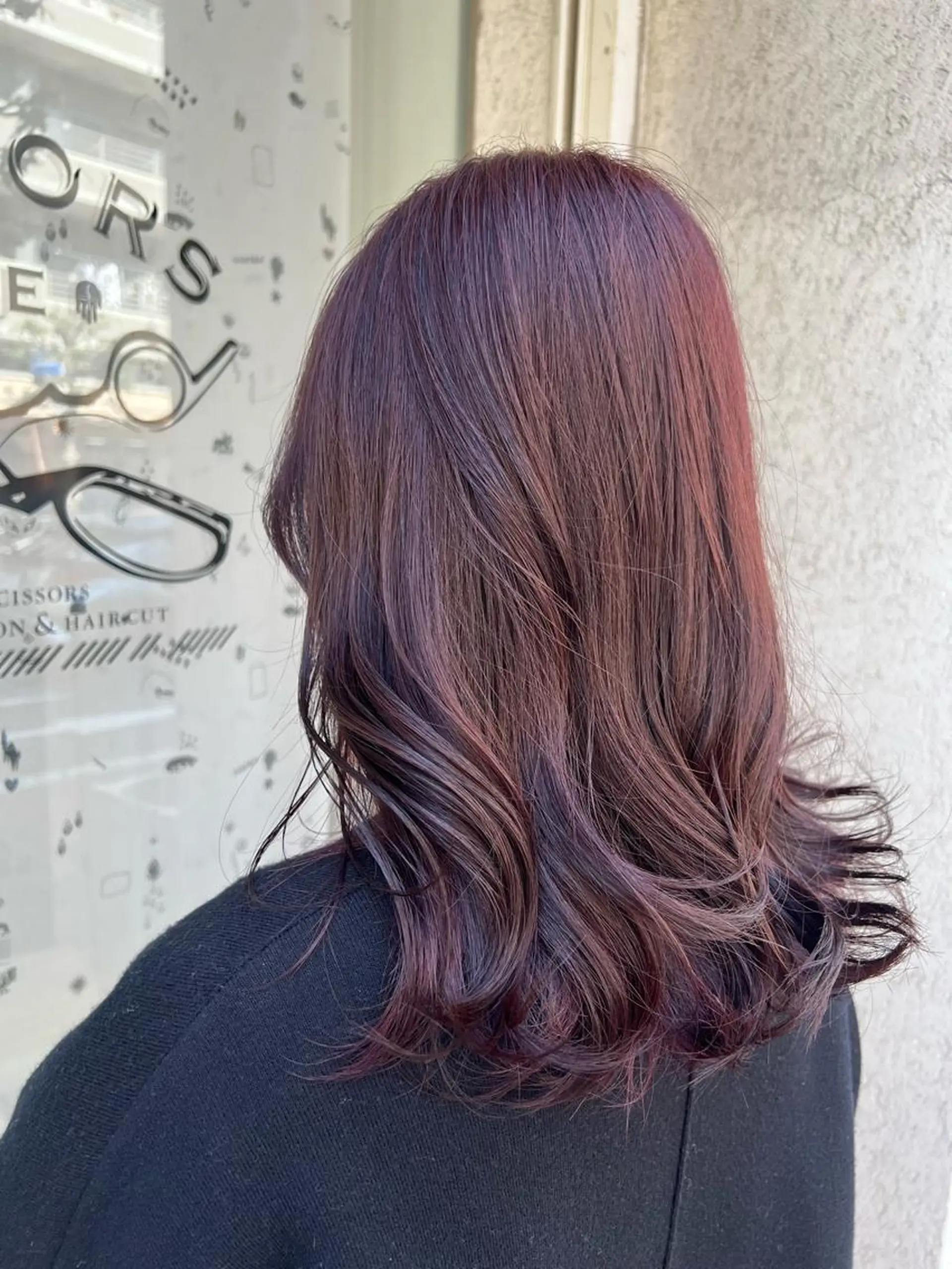 セミロング カラー haru .のヘアスタイル