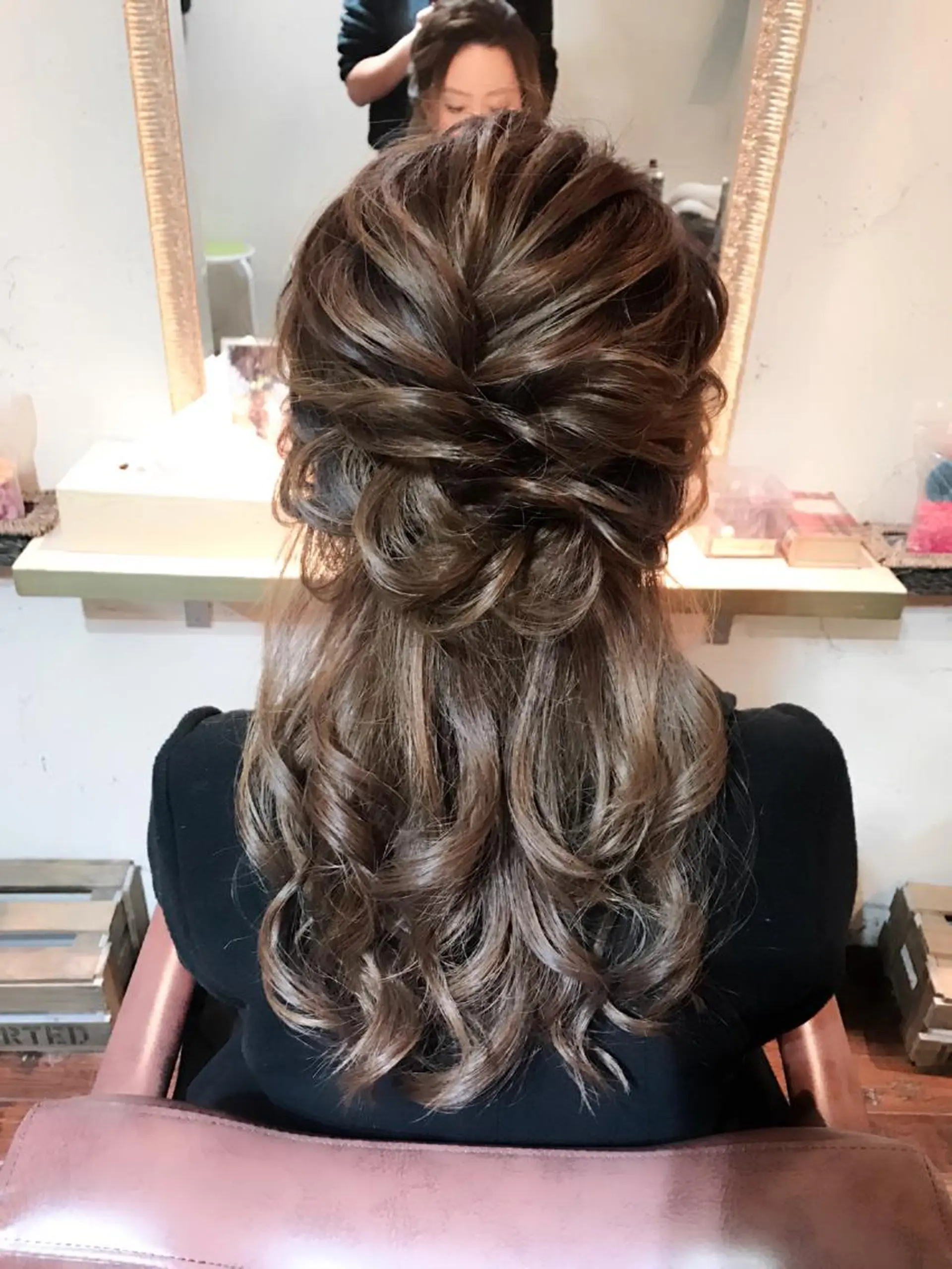 ロング ヘアアレンジ ハーフアップ 【カメレオン】 上村 祥子のヘアスタイル