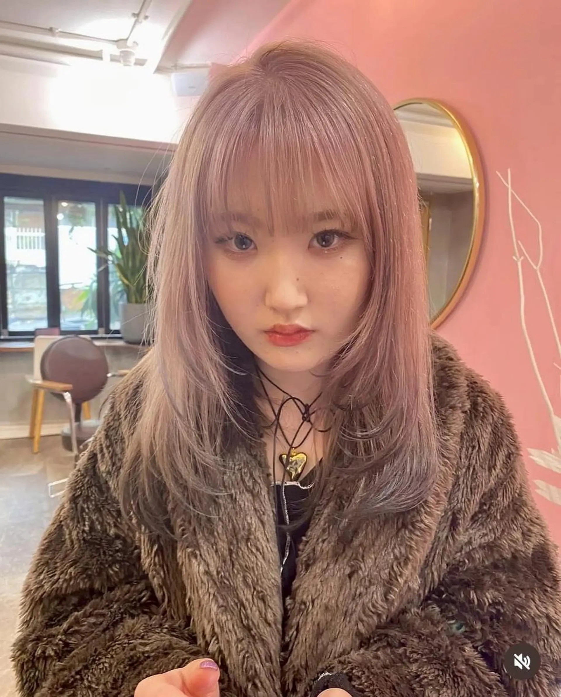 ミディアム カラー ショートボブ ミディアムパーマ アディクシーカラー ブリーチ ケアブリーチ カット ヘアカラー CEINE OURのヘアスタイル