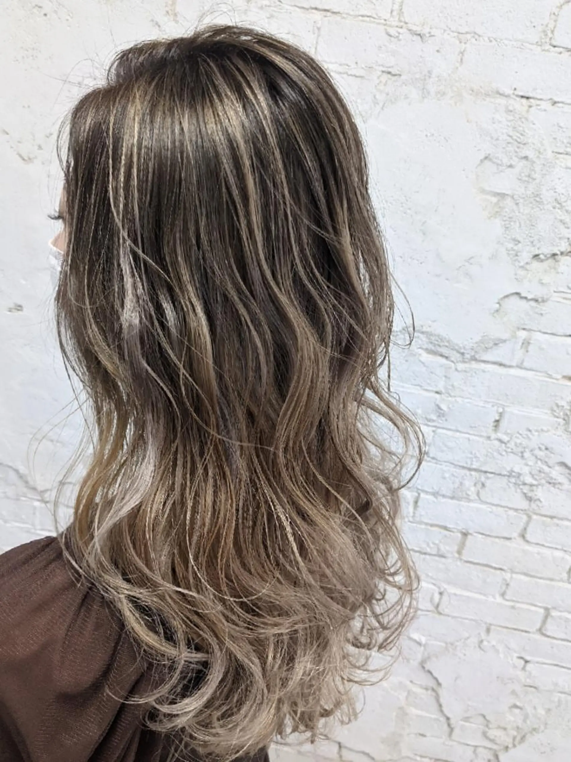 ロング カラー ヘアアレンジ バレイヤージュ レイヤーカット カット ヘアカラー トリートメント nameless髪質 改善ブリーチ心斎橋のヘアスタイル