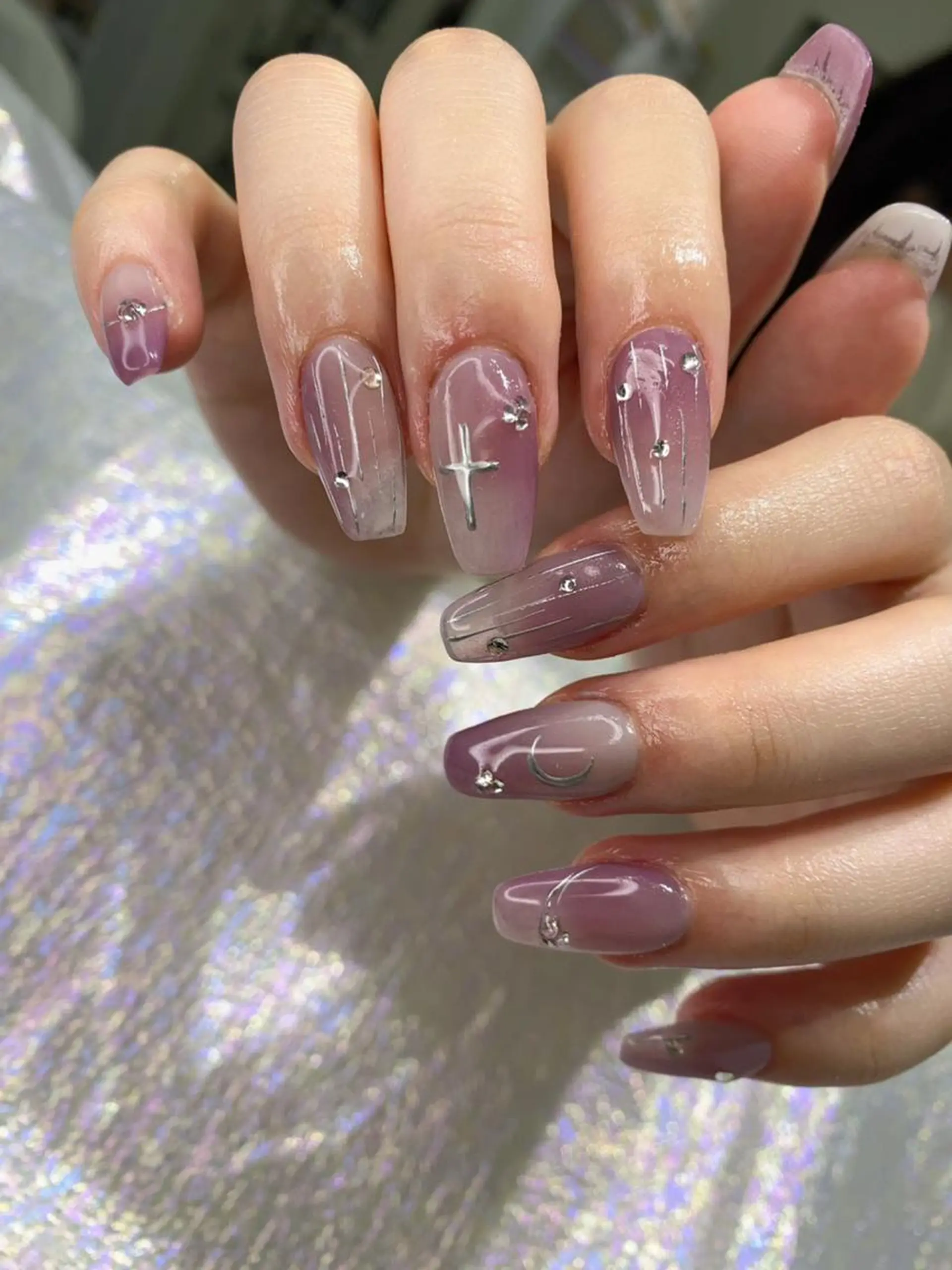 ネイル 長さ出し ネイルチップ Queen‘s なんのネイルデザイン